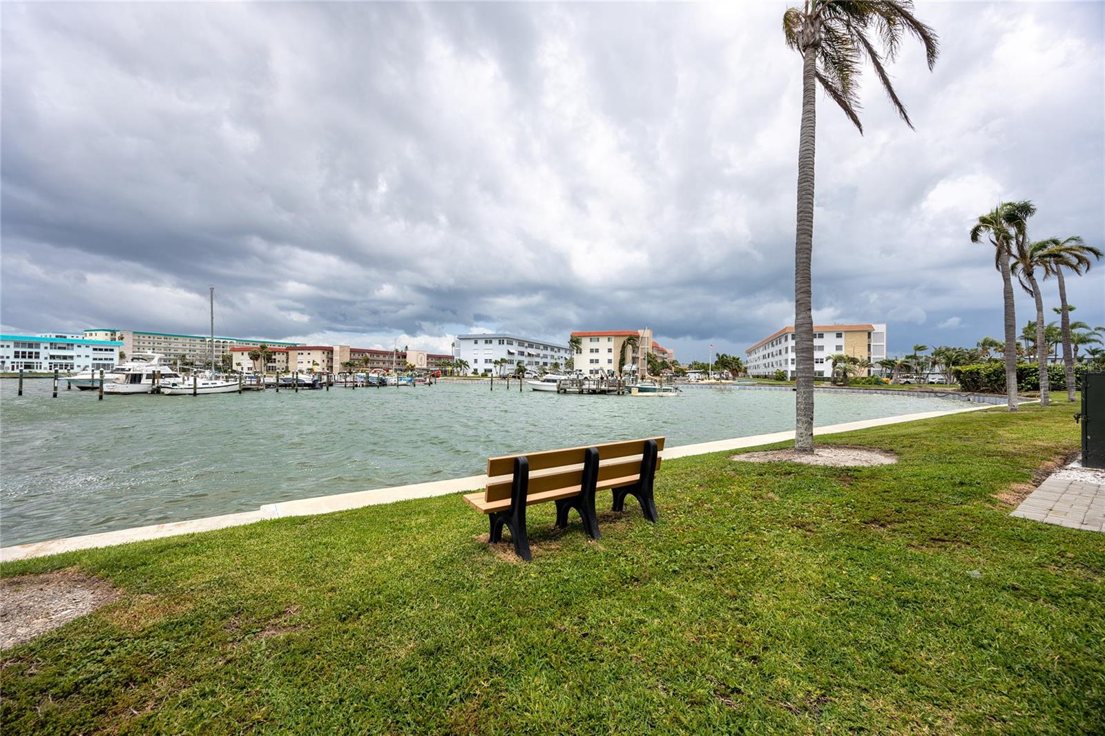 Image 33 of 63 For 5925 Shore Boulevard S 503