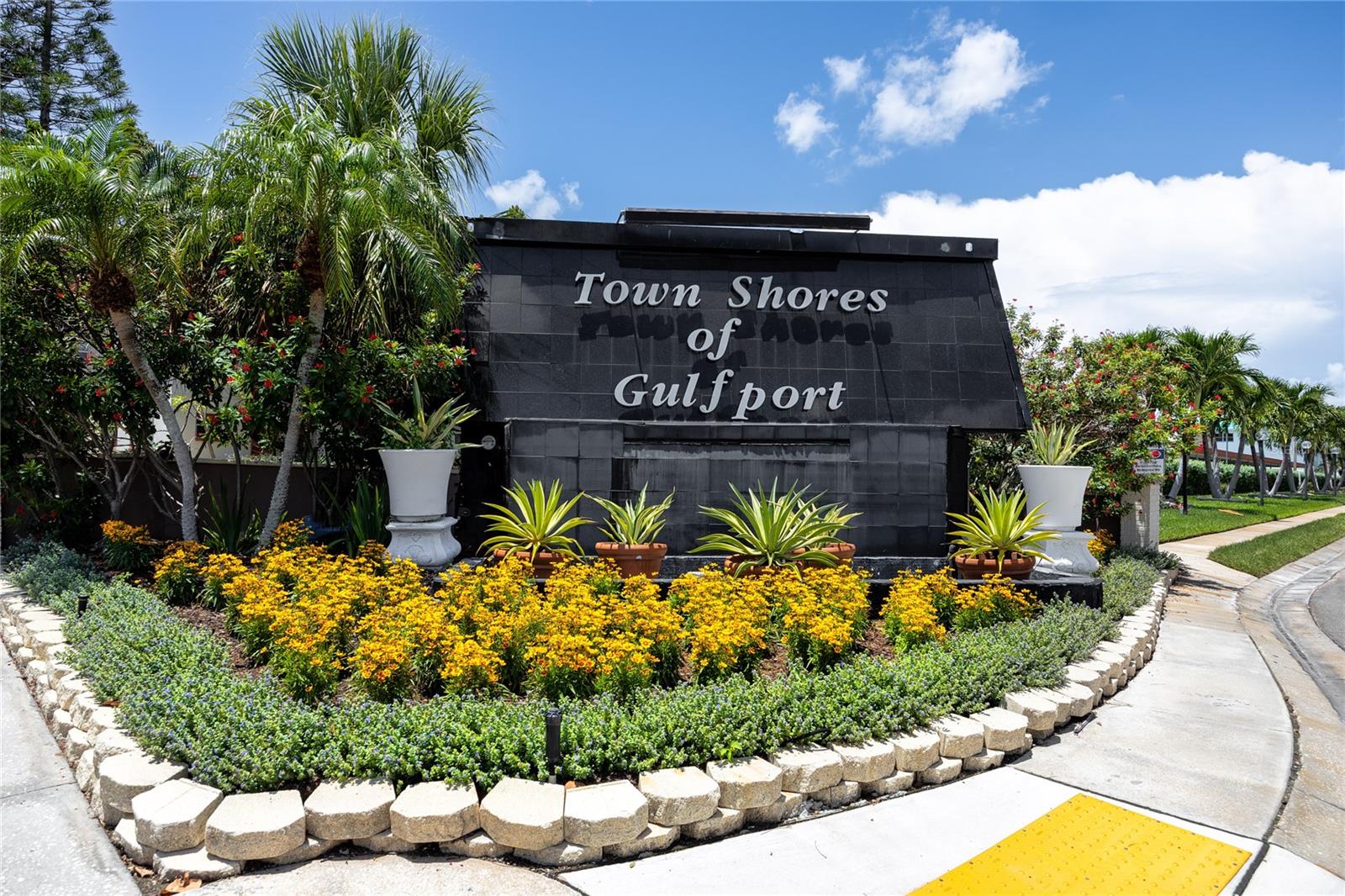 Image 34 of 63 For 5925 Shore Boulevard S 503