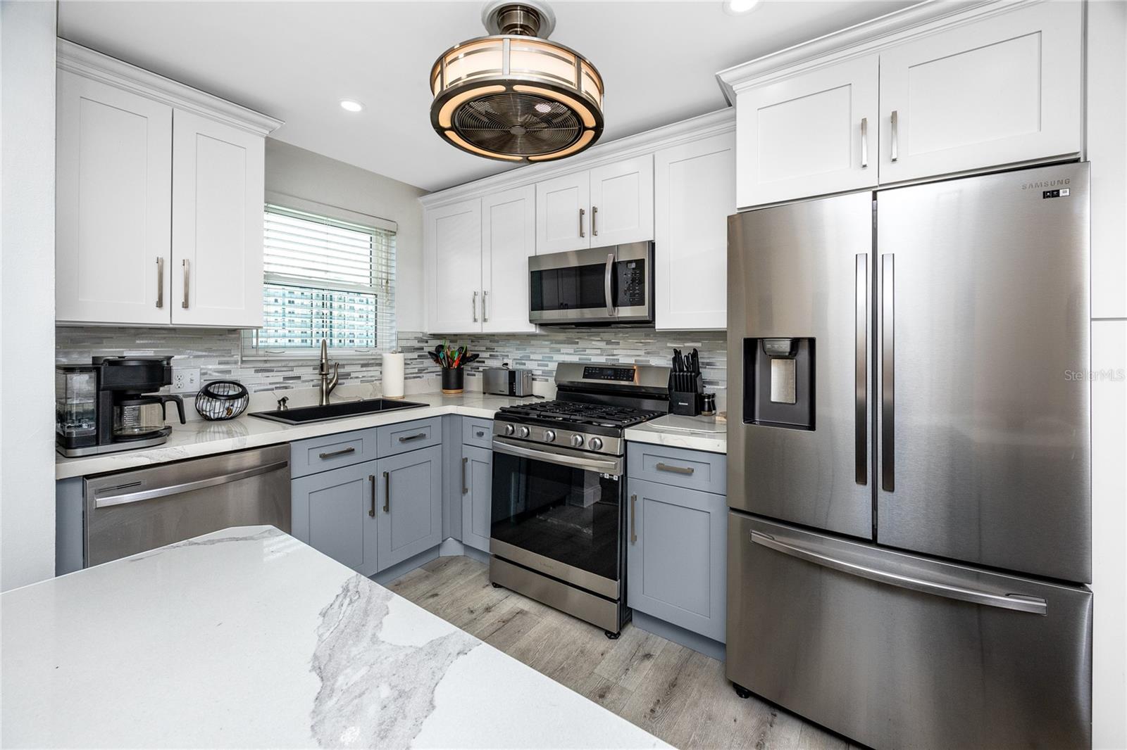Image 4 of 63 For 5925 Shore Boulevard S 503
