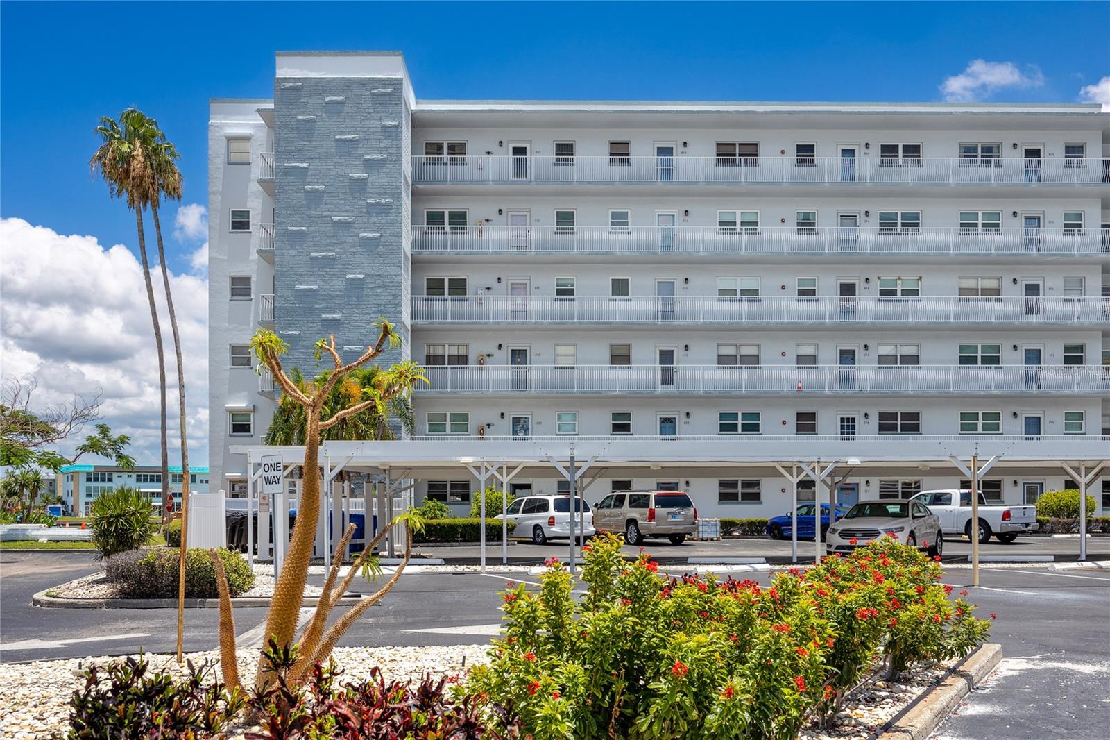Image 7 of 63 For 5925 Shore Boulevard S 503