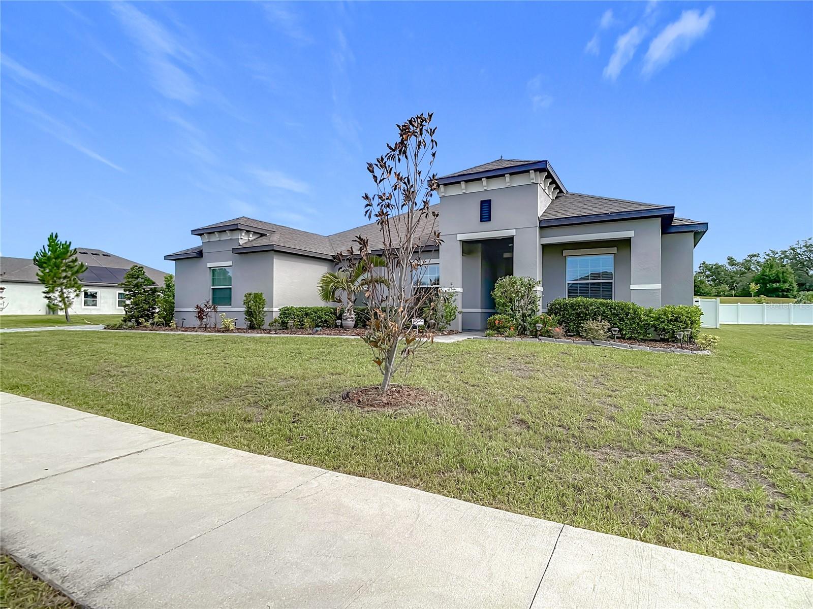 Image 9 of 77 For 10328 Crestview Heights Avenue