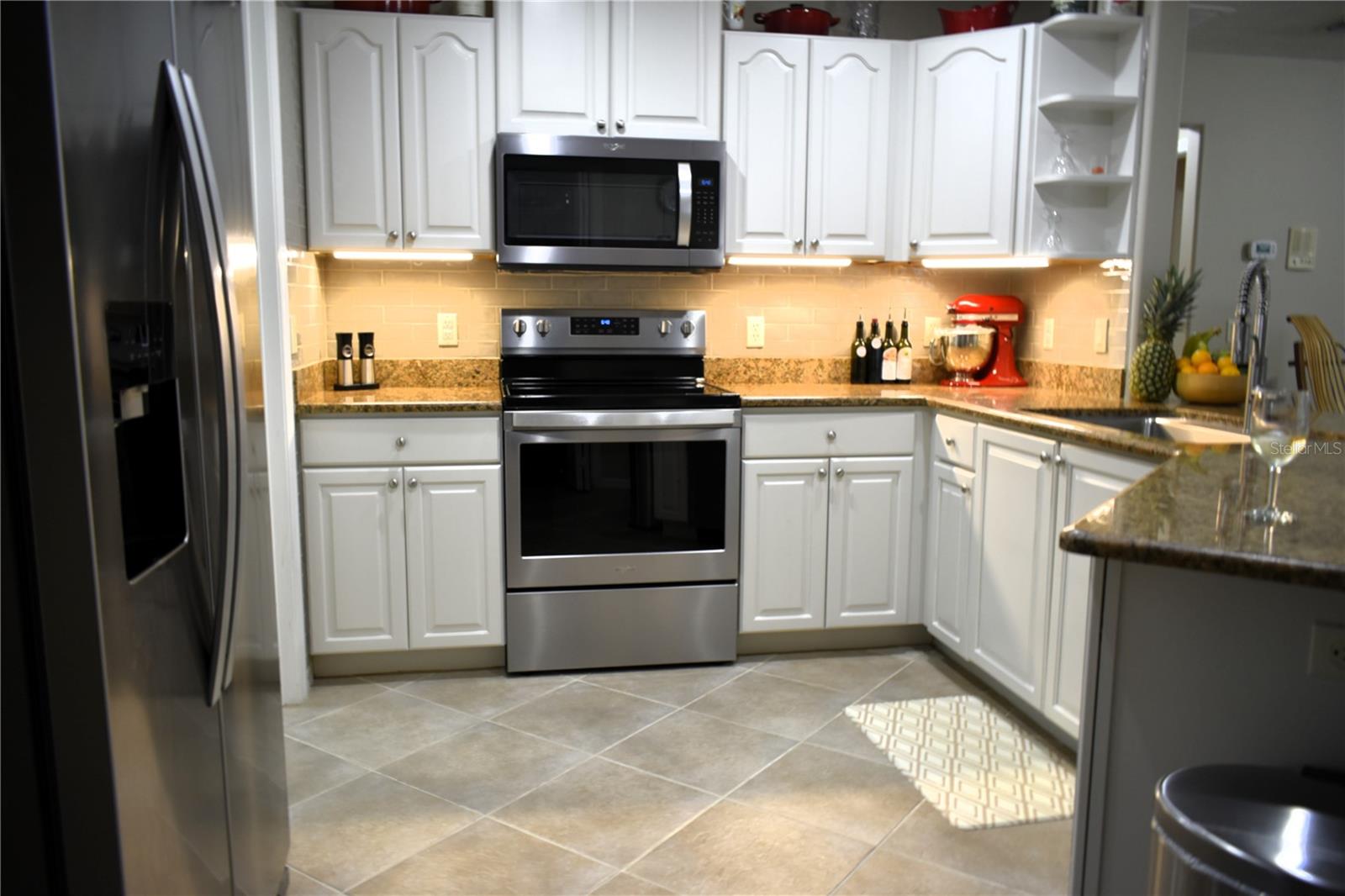 Listing photo id 13 for 9940 N Langdon Rd