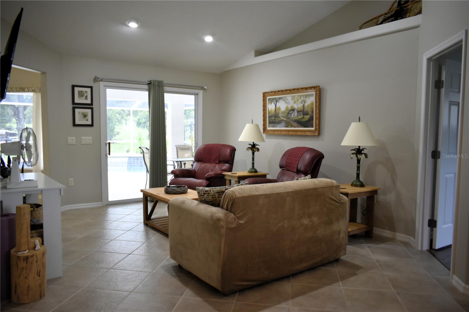 Listing photo id 22 for 9940 N Langdon Rd