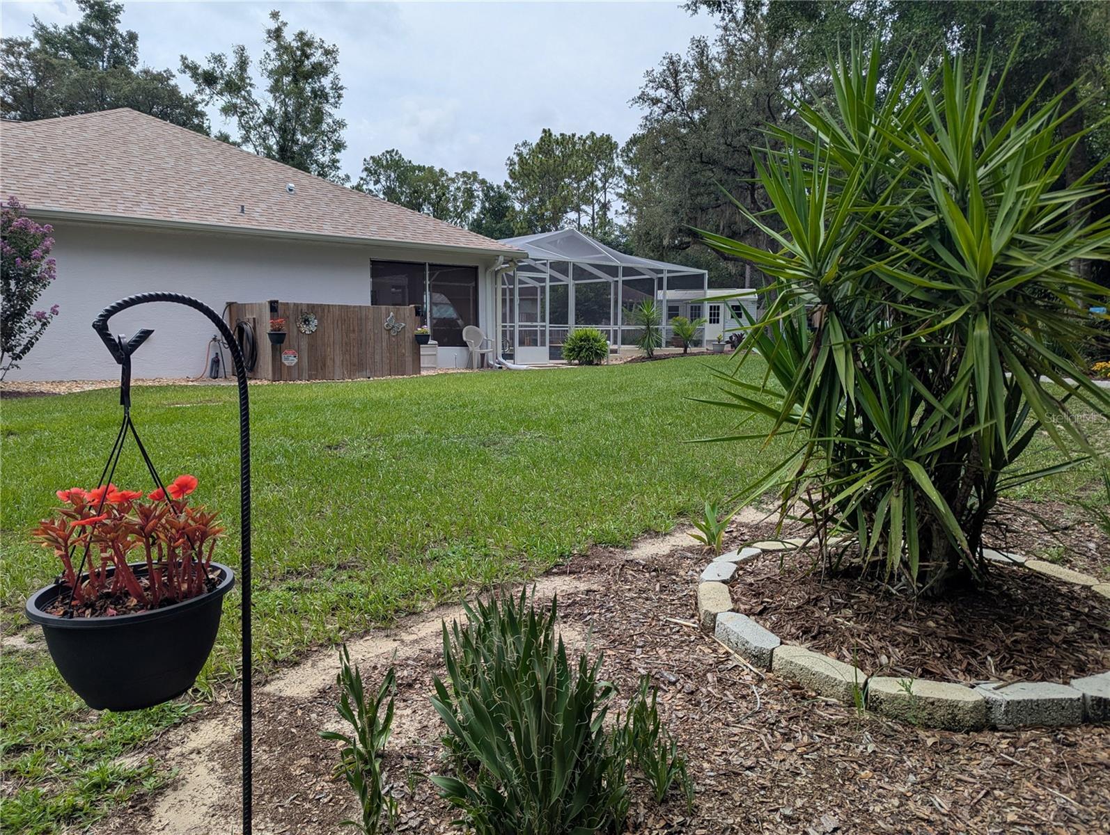 Listing photo id 1 for 9940 N Langdon Rd