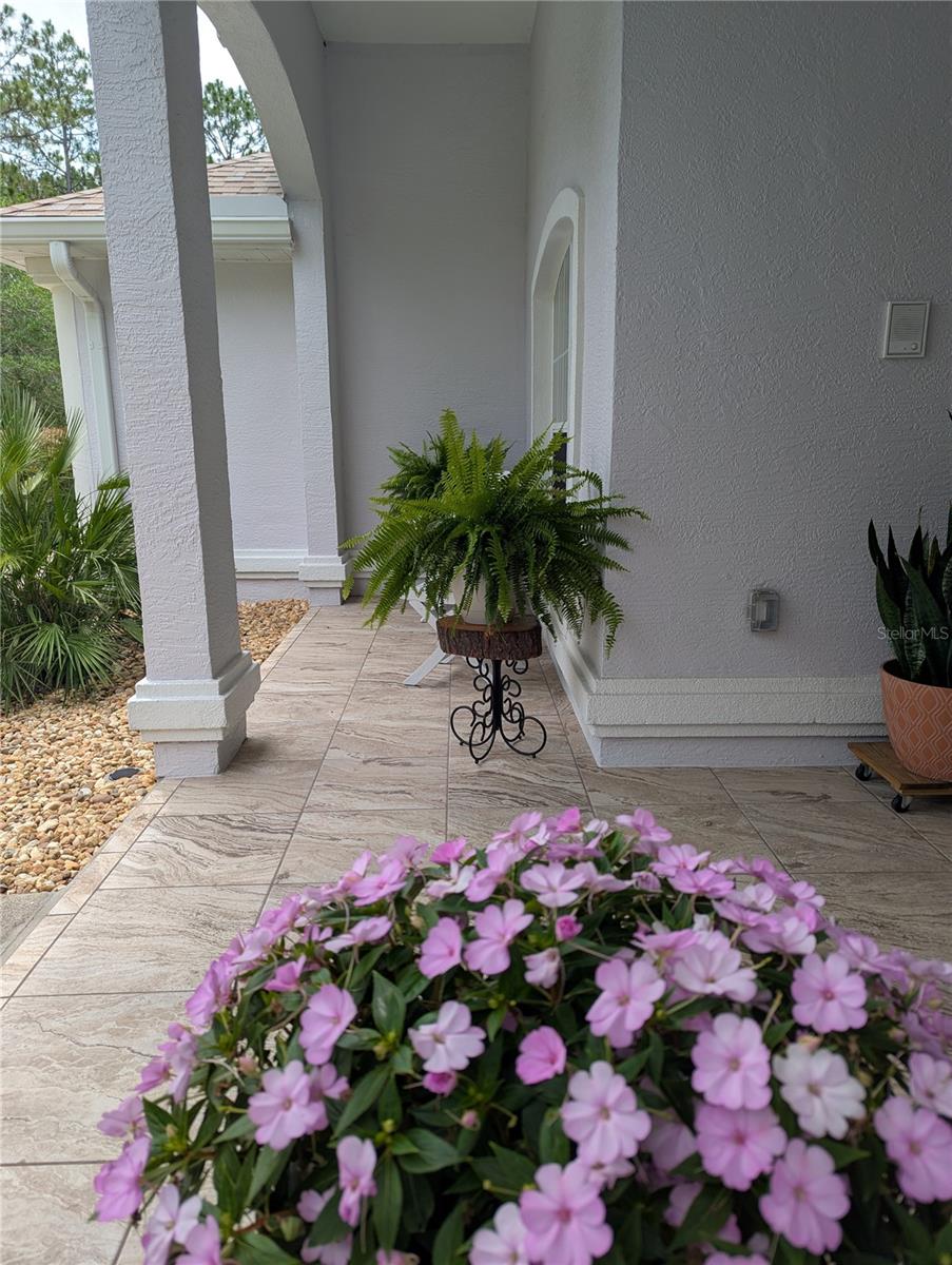 Listing photo id 2 for 9940 N Langdon Rd