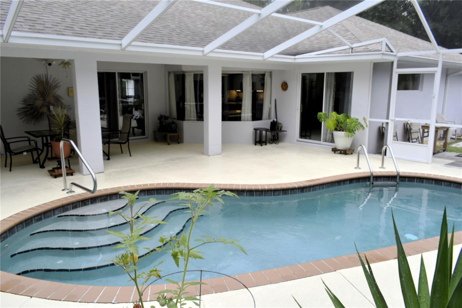 Listing photo id 56 for 9940 N Langdon Rd