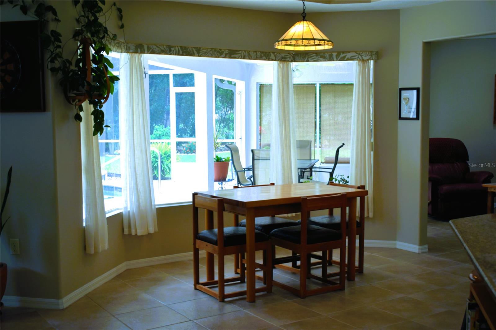 Listing photo id 7 for 9940 N Langdon Rd
