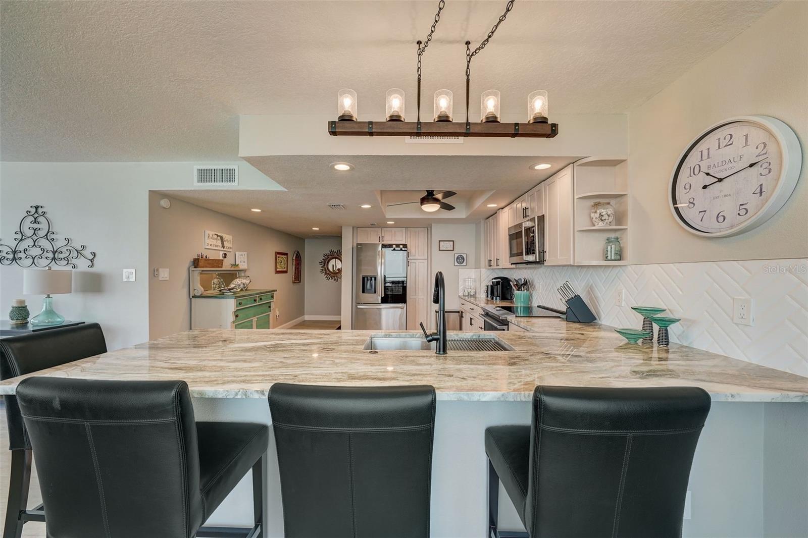Image 15 of 62 For 17408 Gulf Boulevard 601