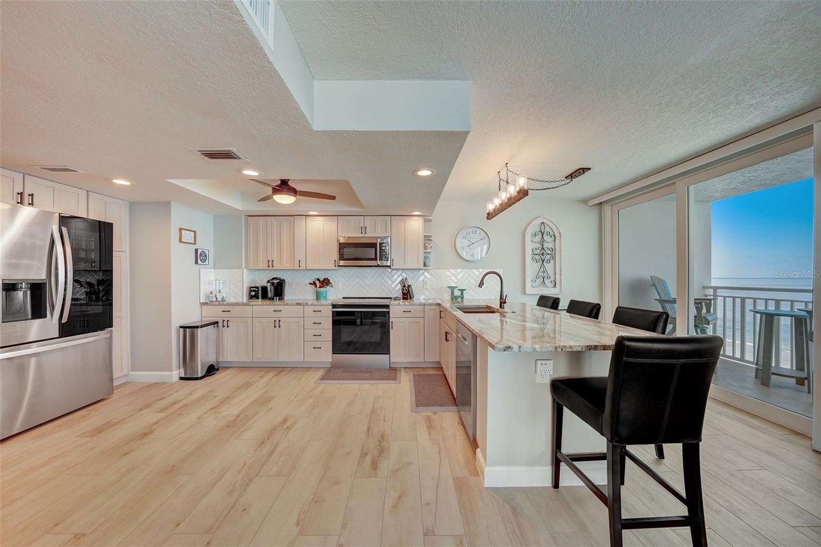 Image 19 of 62 For 17408 Gulf Boulevard 601