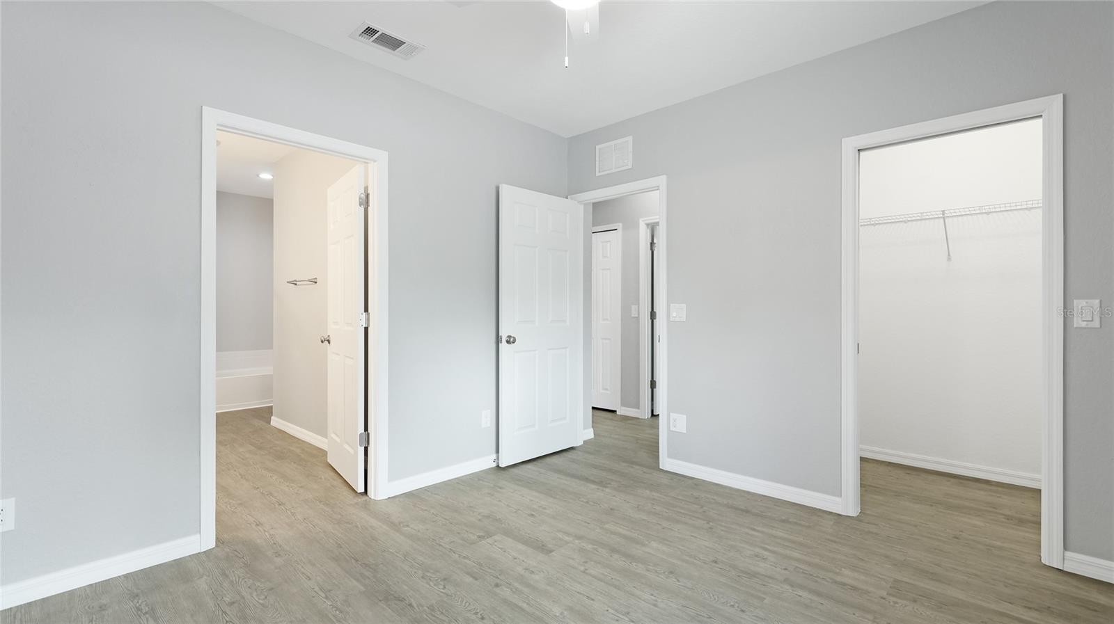 Image 17 of 29 For 3051 27 Court E