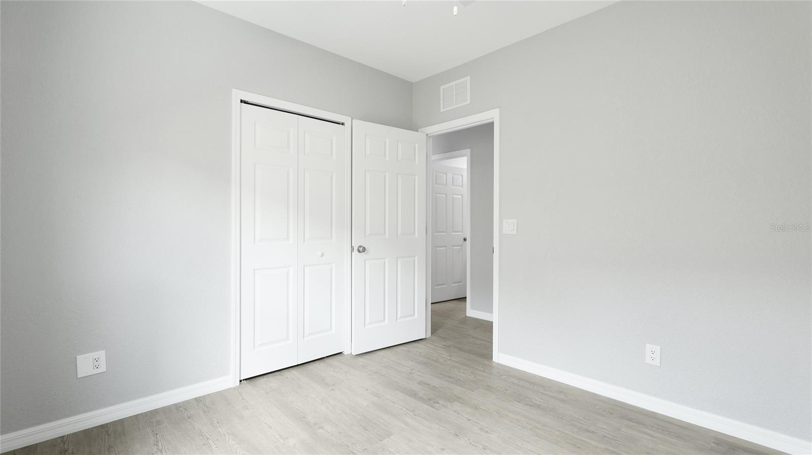 Image 20 of 29 For 3051 27 Court E