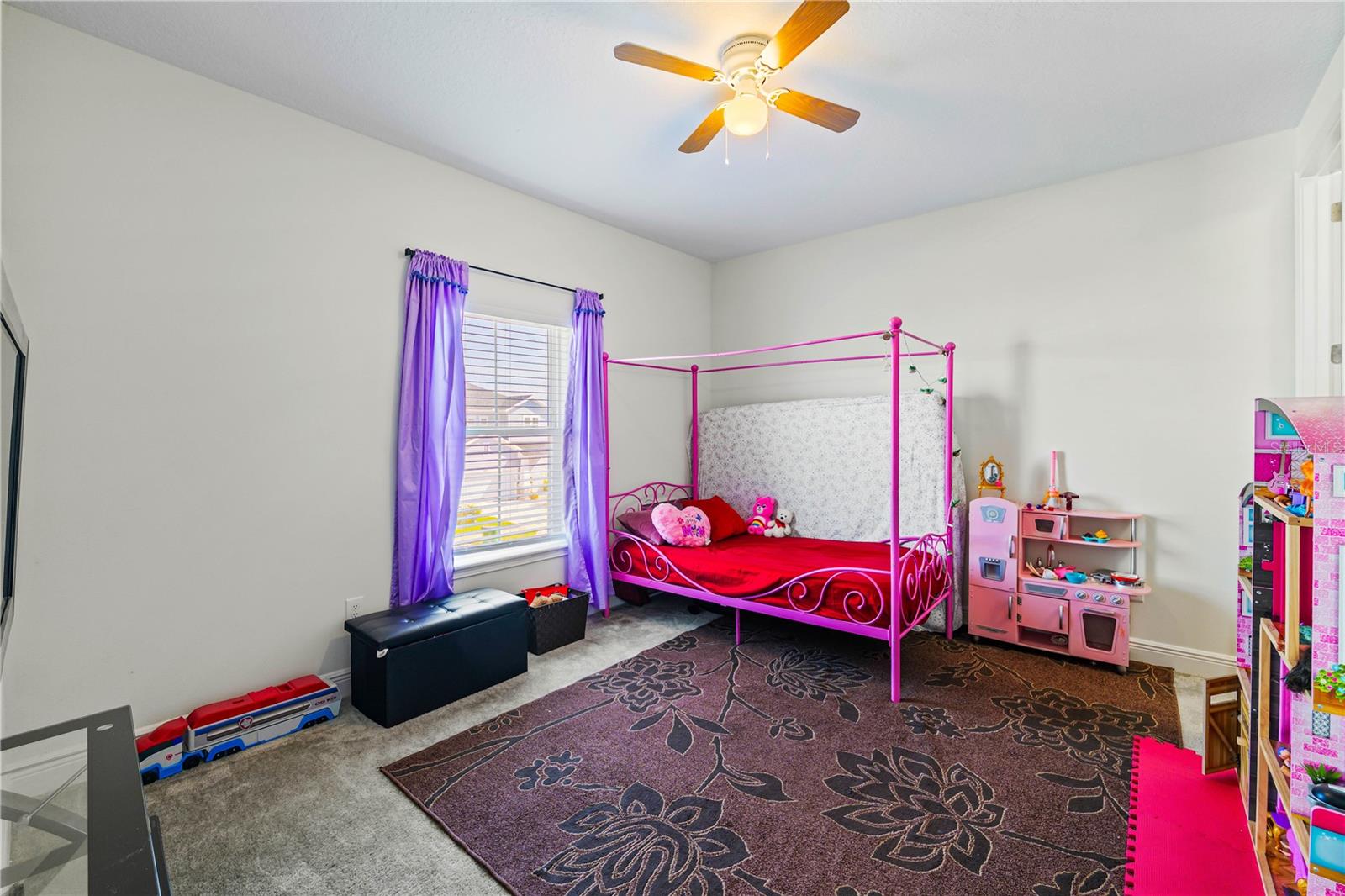 Listing photo id 12 for 28622 Cozy Creek Drive
