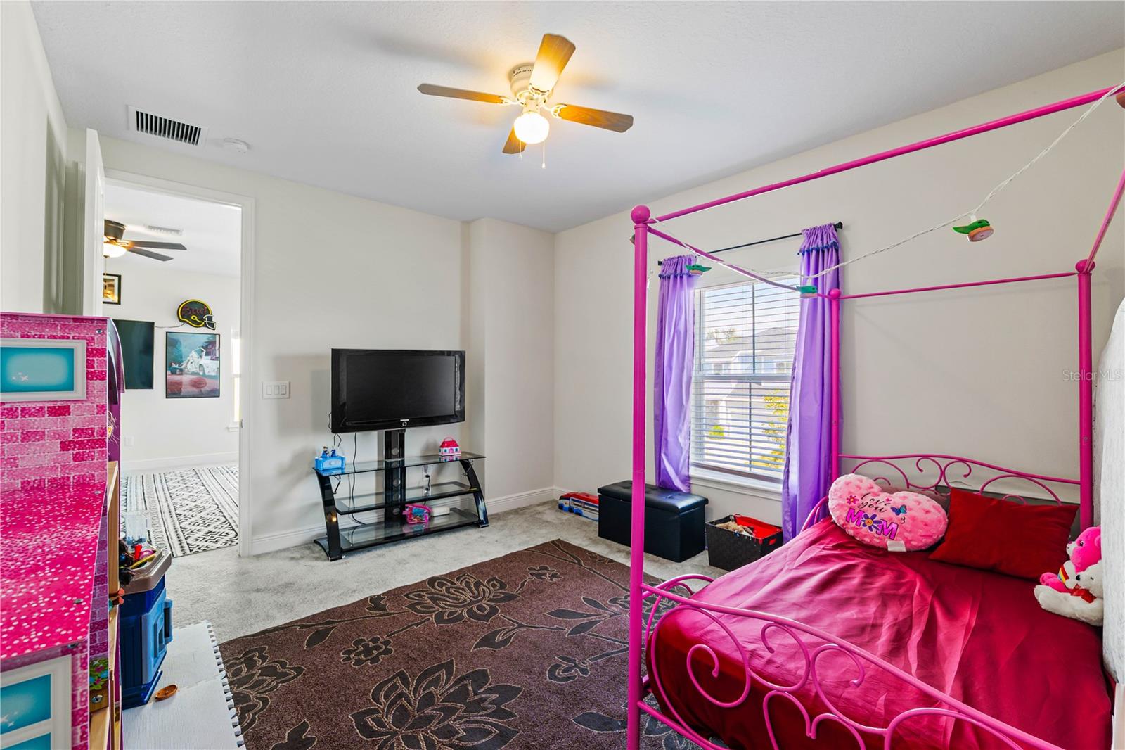 Listing photo id 13 for 28622 Cozy Creek Drive