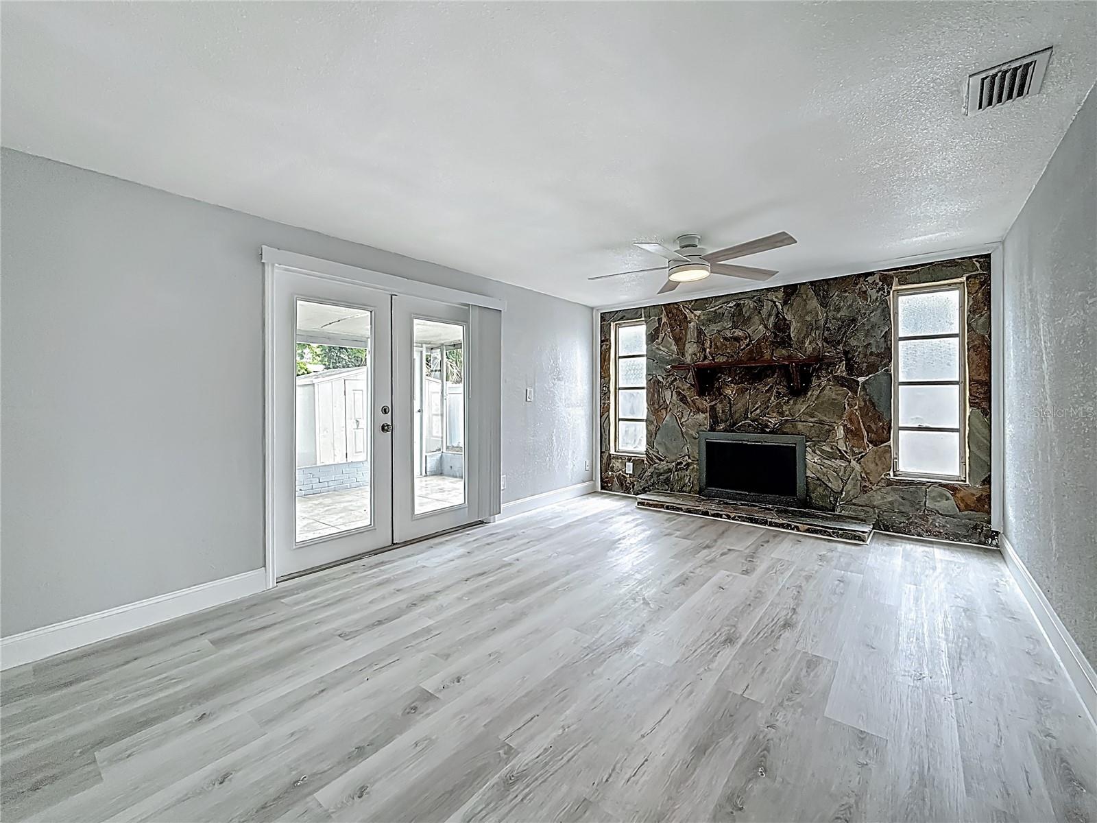 Image 12 of 29 For 5600 65th Terrace N