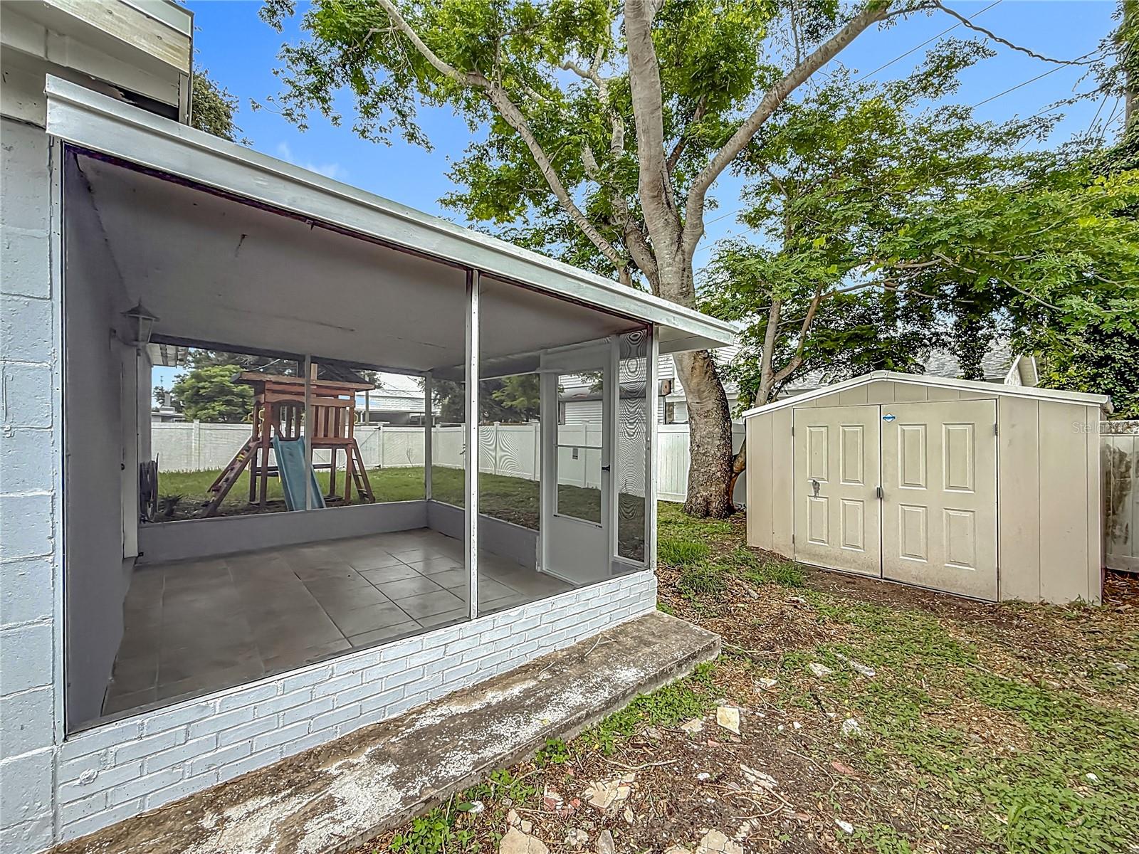 Image 21 of 29 For 5600 65th Terrace N