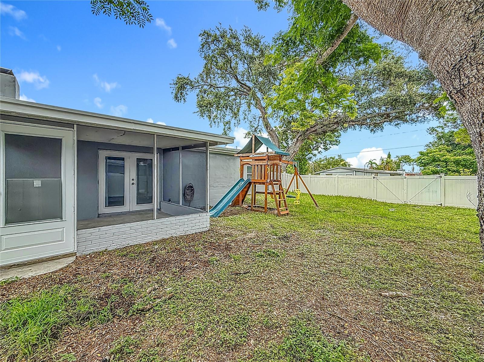 Image 23 of 29 For 5600 65th Terrace N