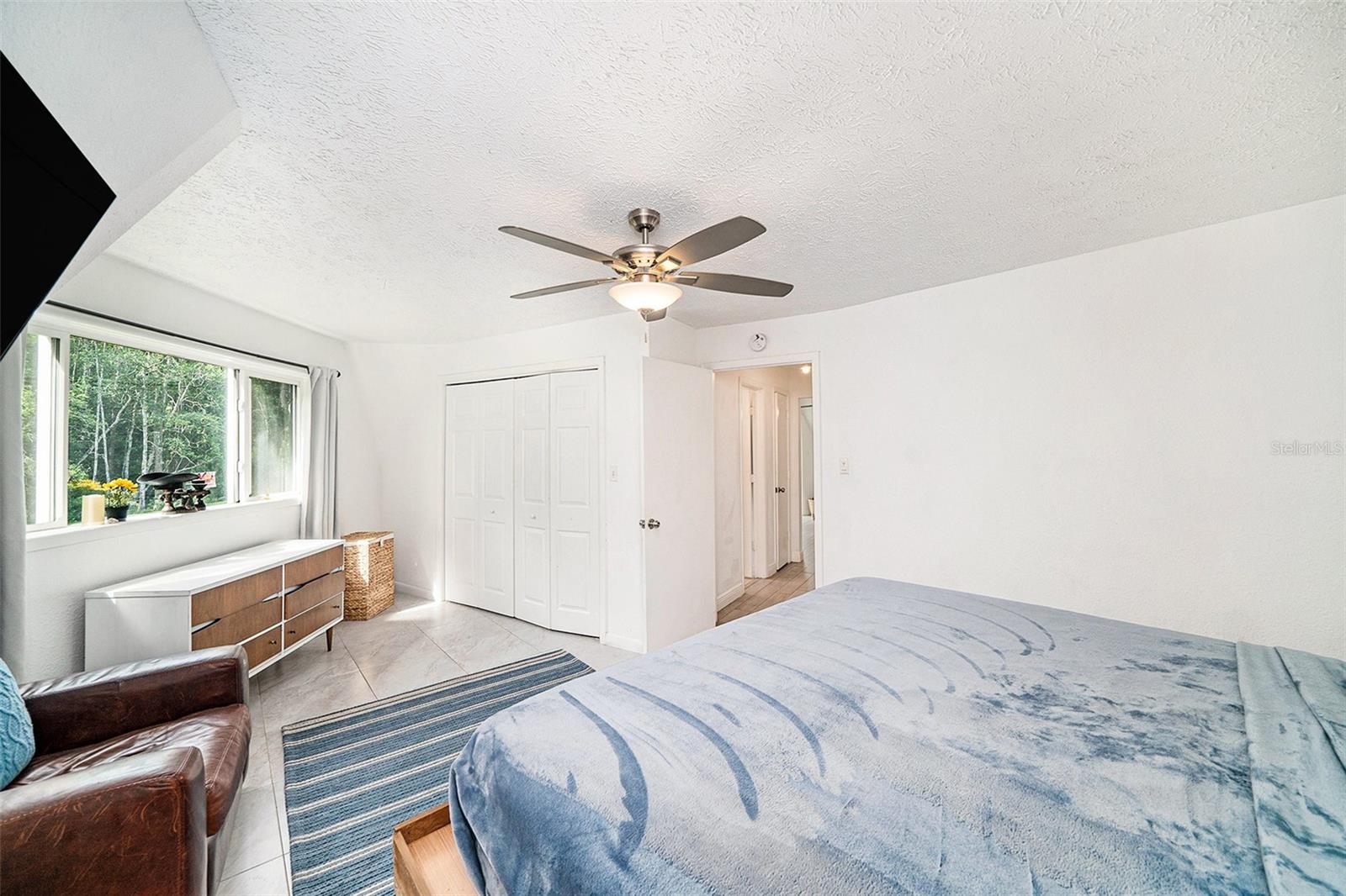 Image 21 of 30 For 6830 Collingswood Court
