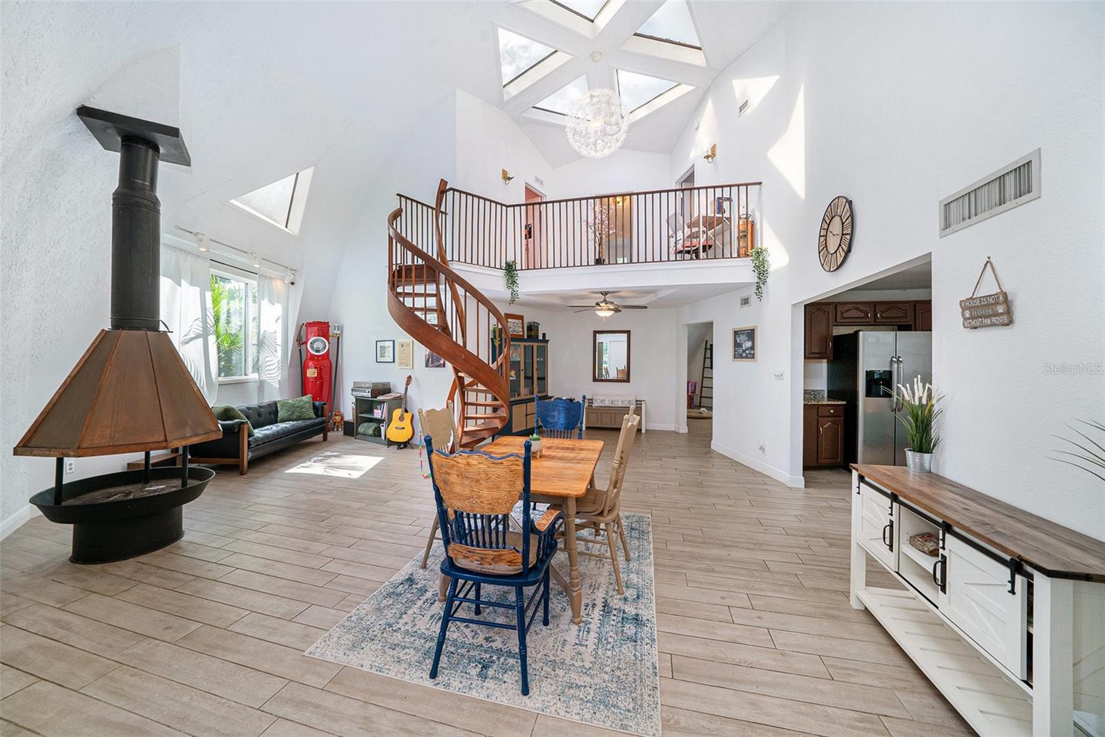 Image 9 of 30 For 6830 Collingswood Court