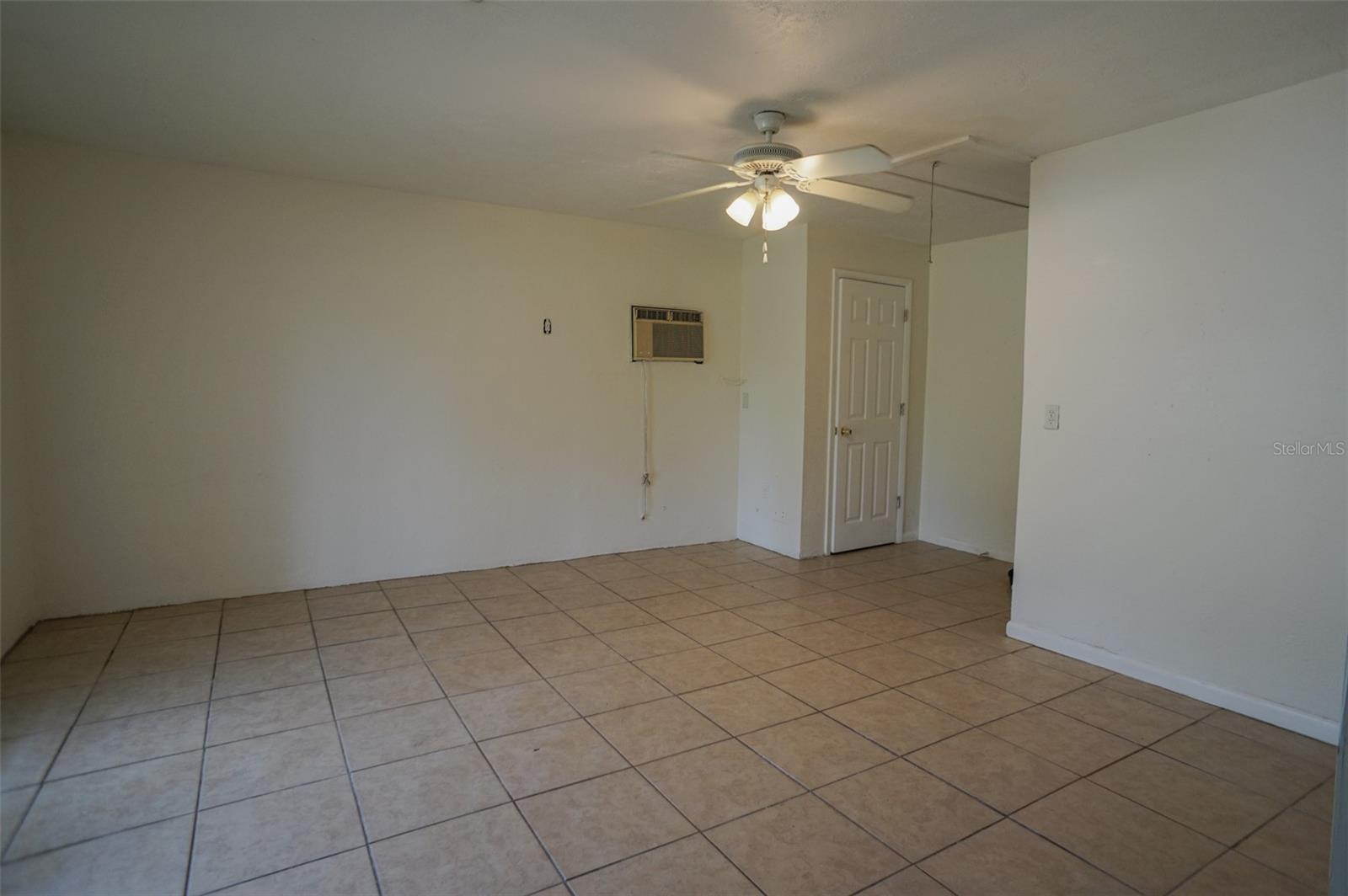 Image 20 of 27 For 800 Saint Petersburg Drive