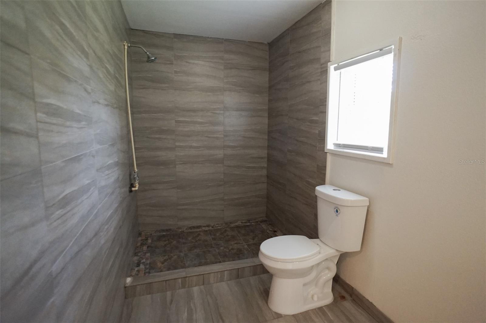 Image 22 of 27 For 800 Saint Petersburg Drive