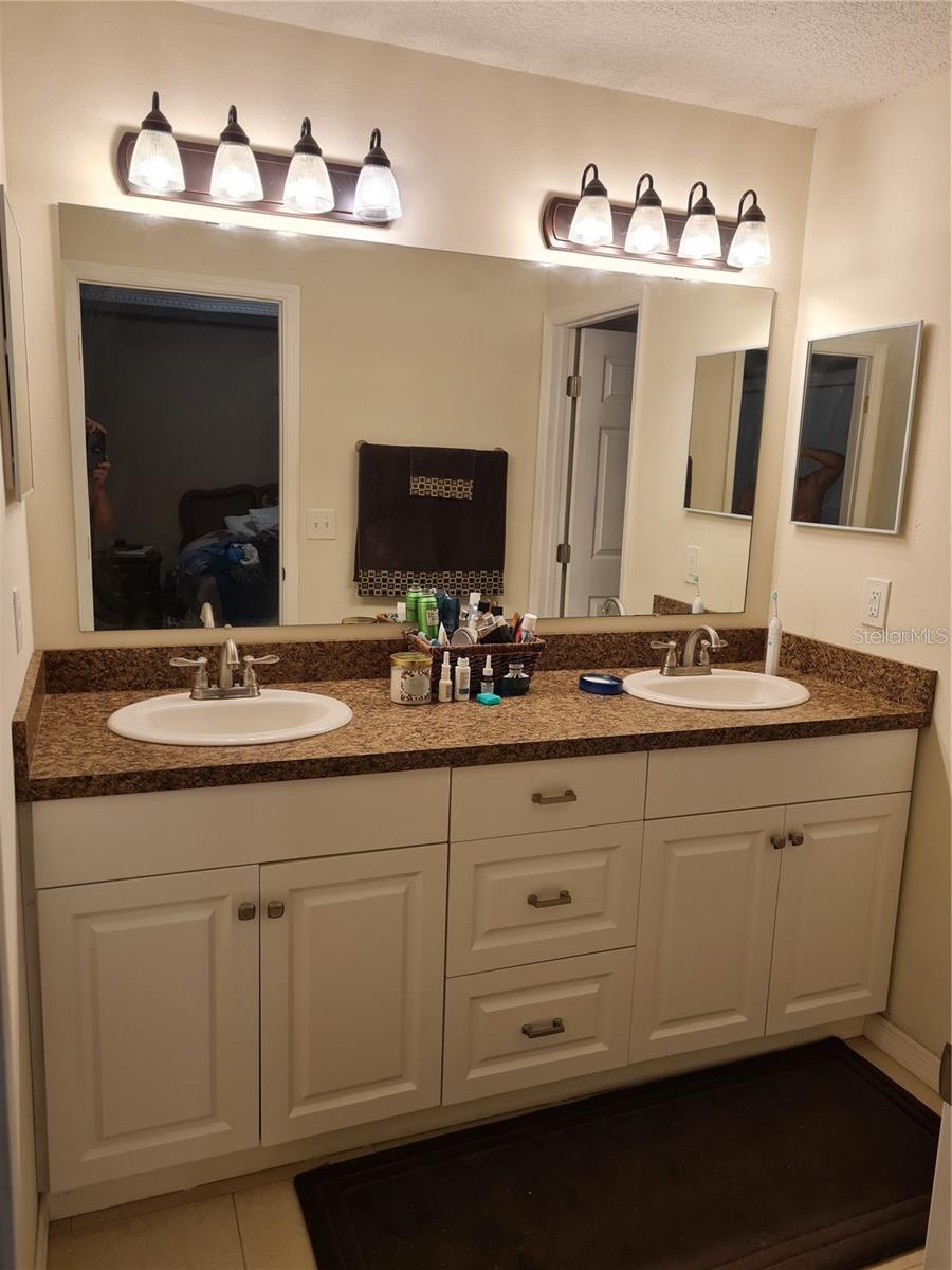 Image 4 of 6 For 3836 46th Avenue N