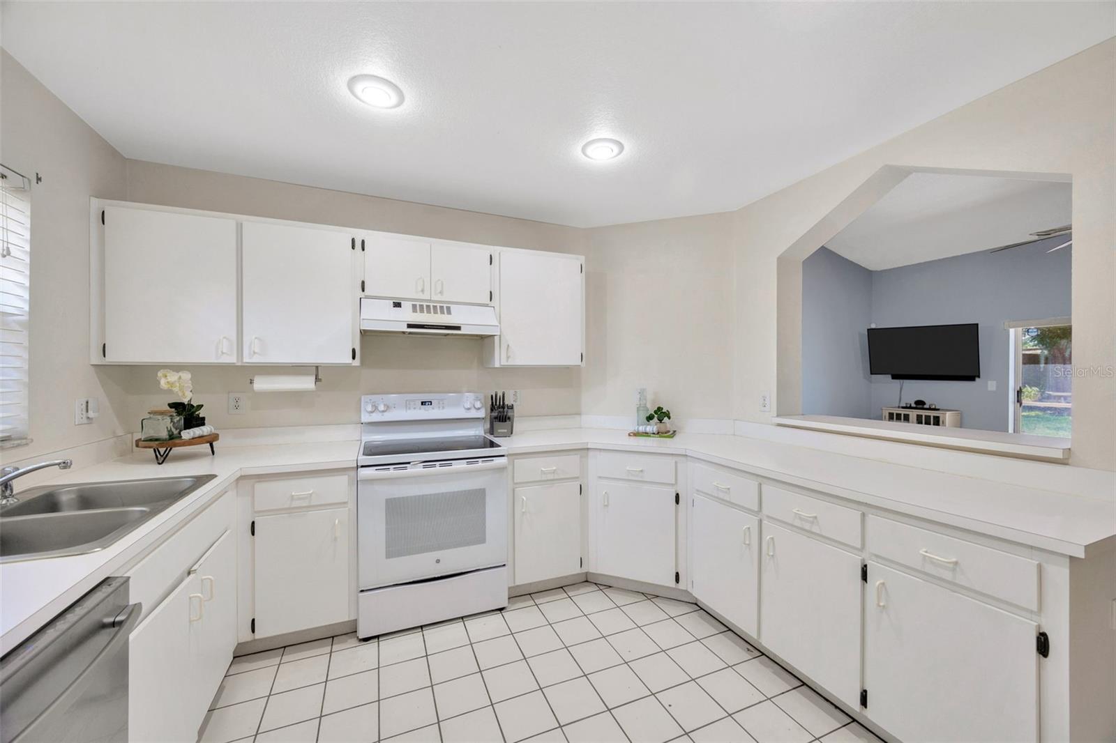 Image 8 of 25 For 3414 Silver Meadow Way