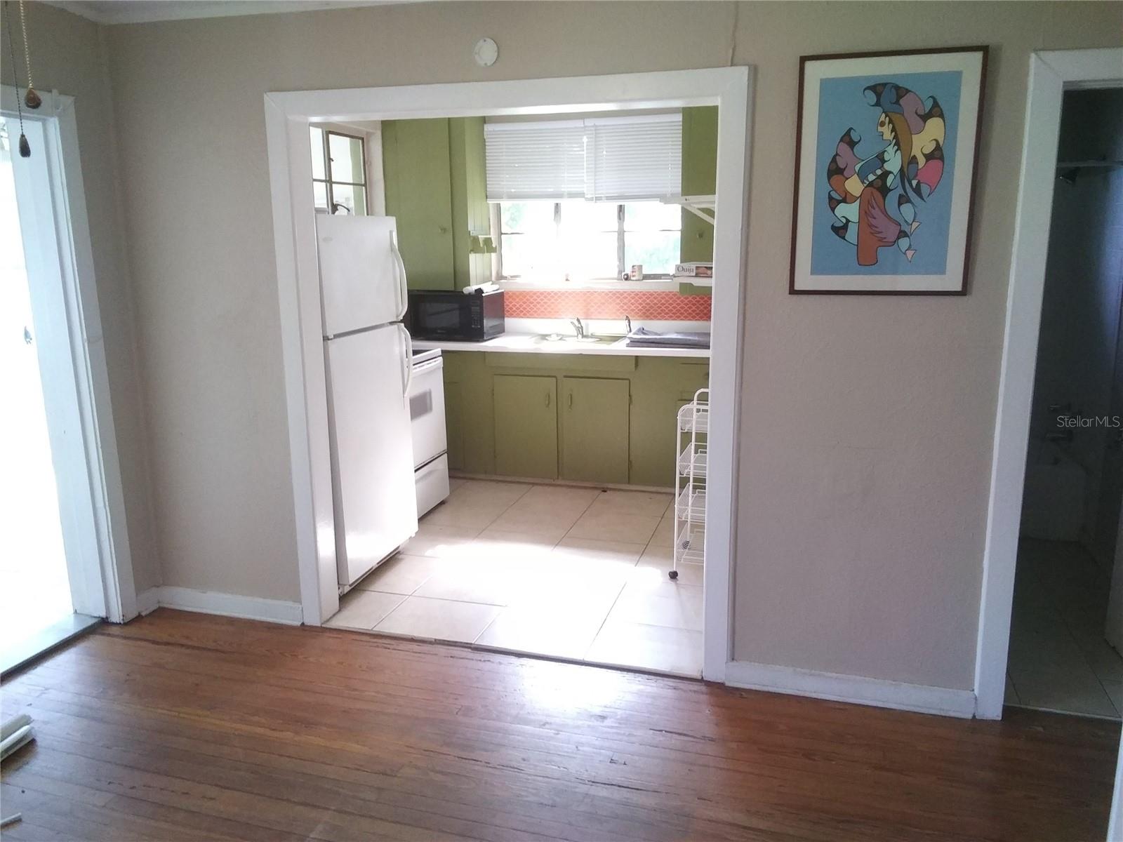 Image 3 of 15 For 1650 28th Avenue N 3