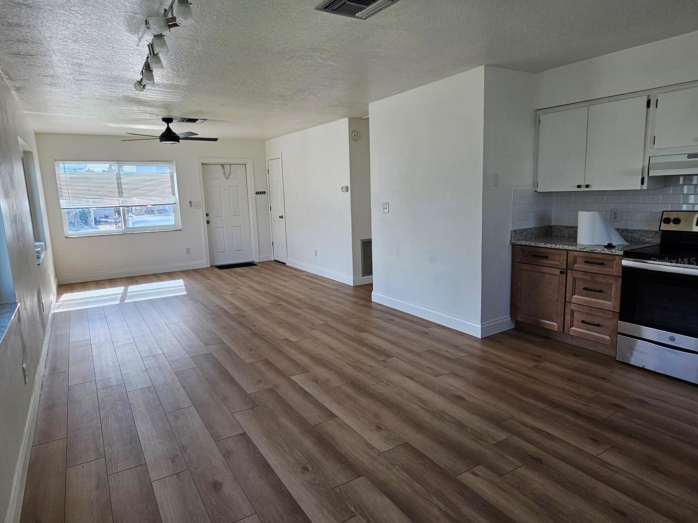 Image 10 of 24 For 175 174th Terrace Drive E 2