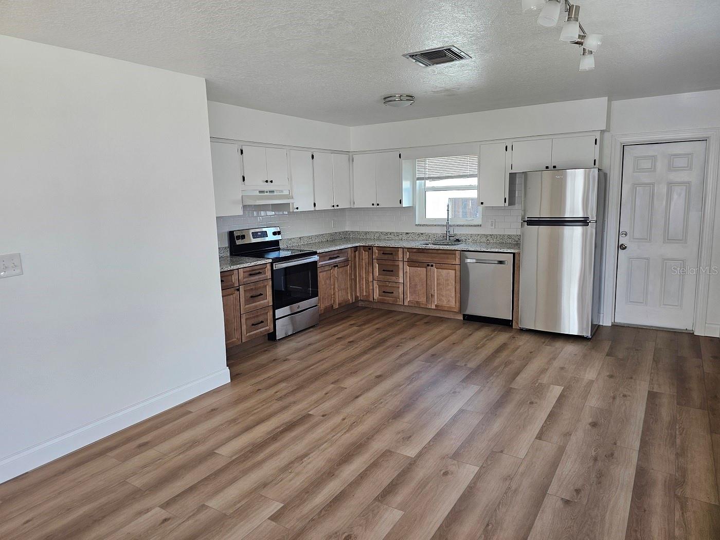 Image 4 of 24 For 175 174th Terrace Drive E 2