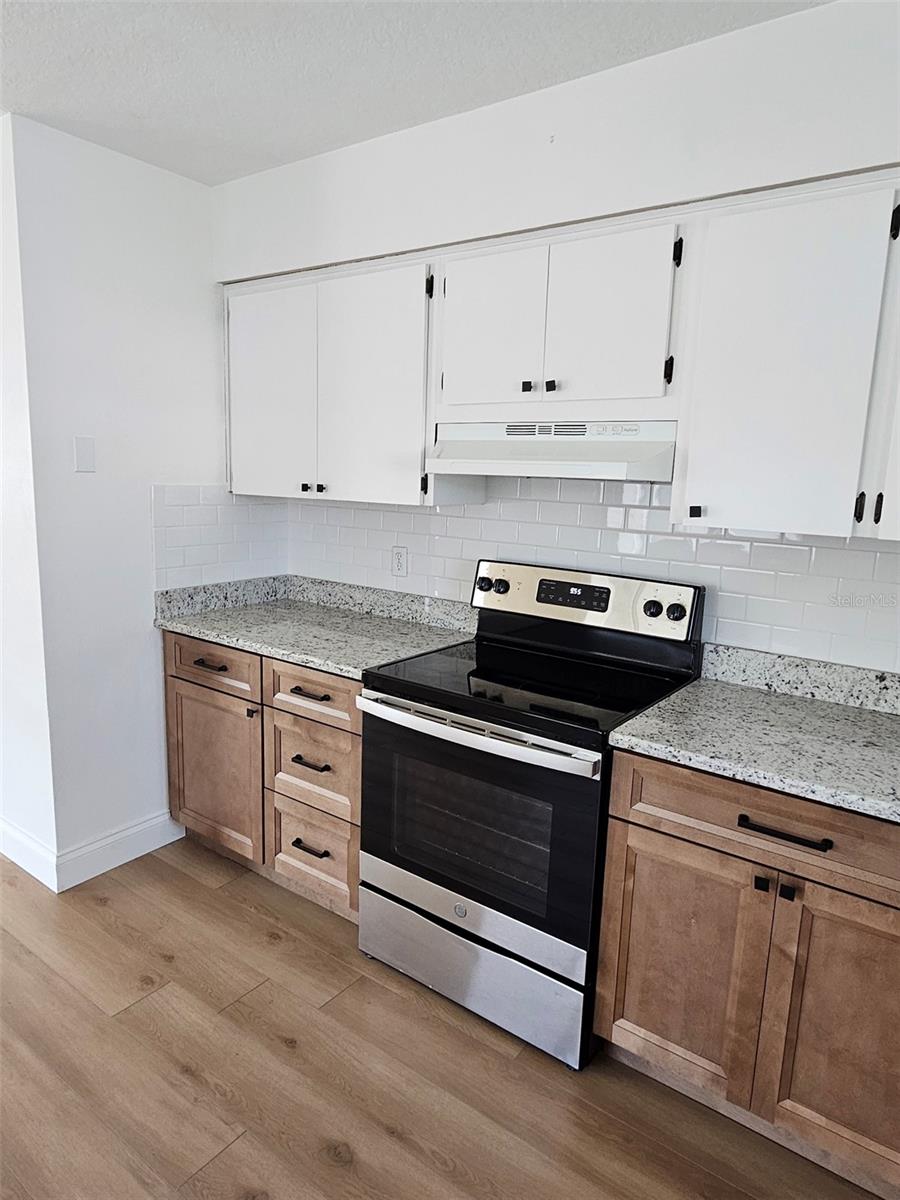 Image 7 of 24 For 175 174th Terrace Drive E 2