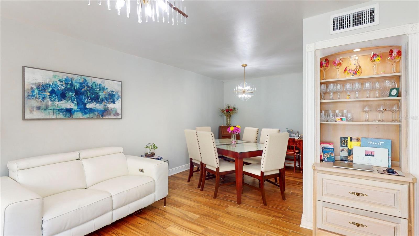 Listing photo id 8 for 11720 Raintree Drive 0