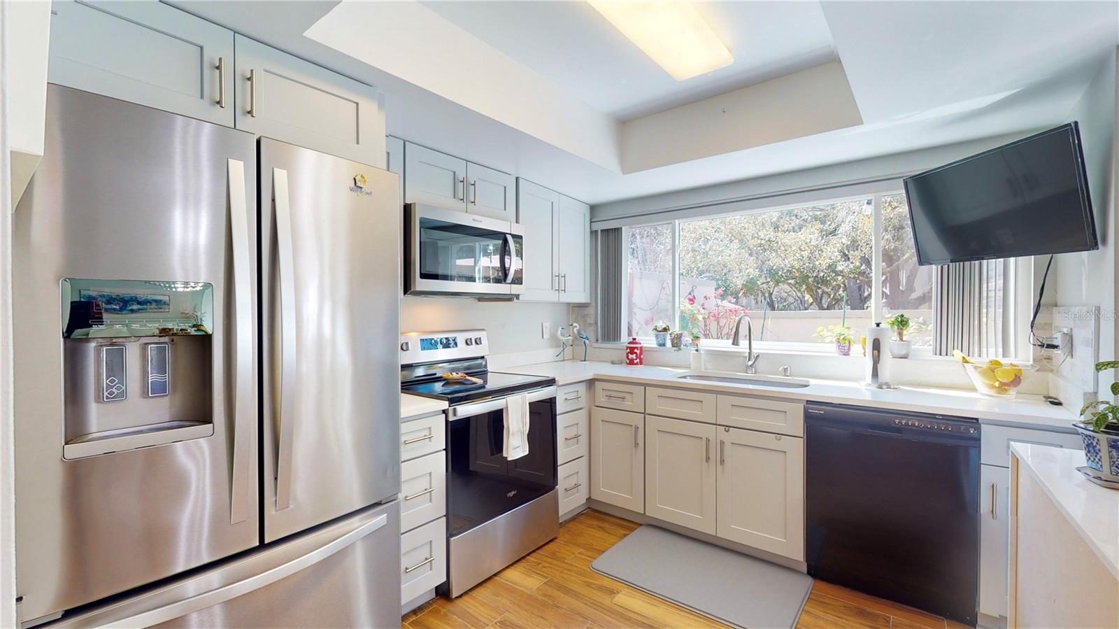 Listing photo id 12 for 11720 Raintree Drive 0