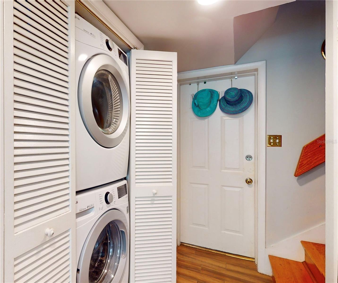 Listing photo id 25 for 11720 Raintree Drive 0