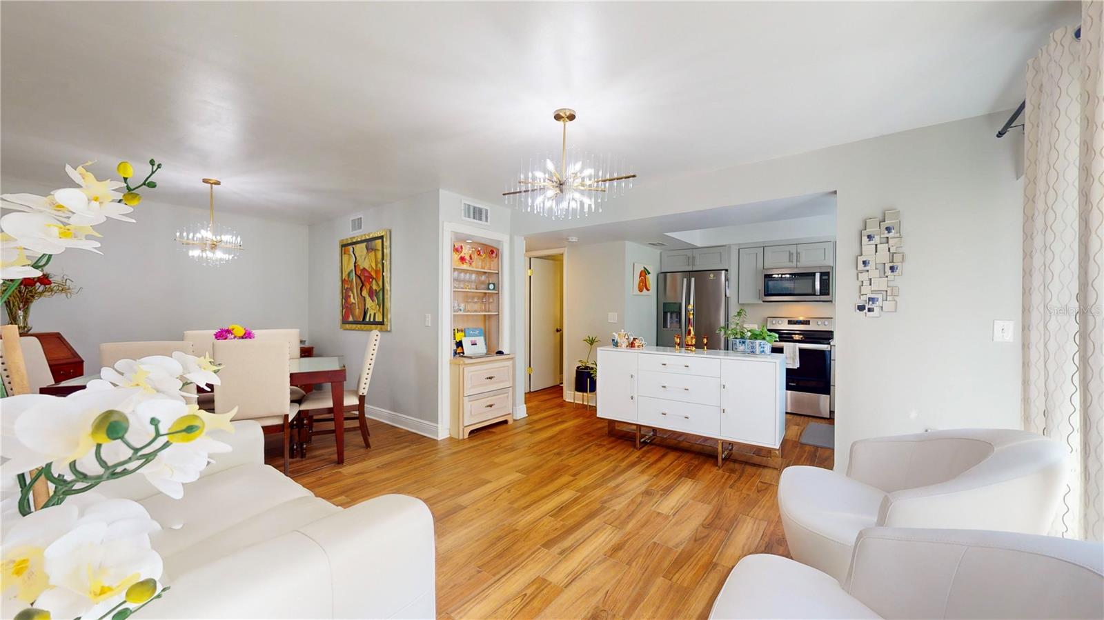 Listing photo id 3 for 11720 Raintree Drive 0