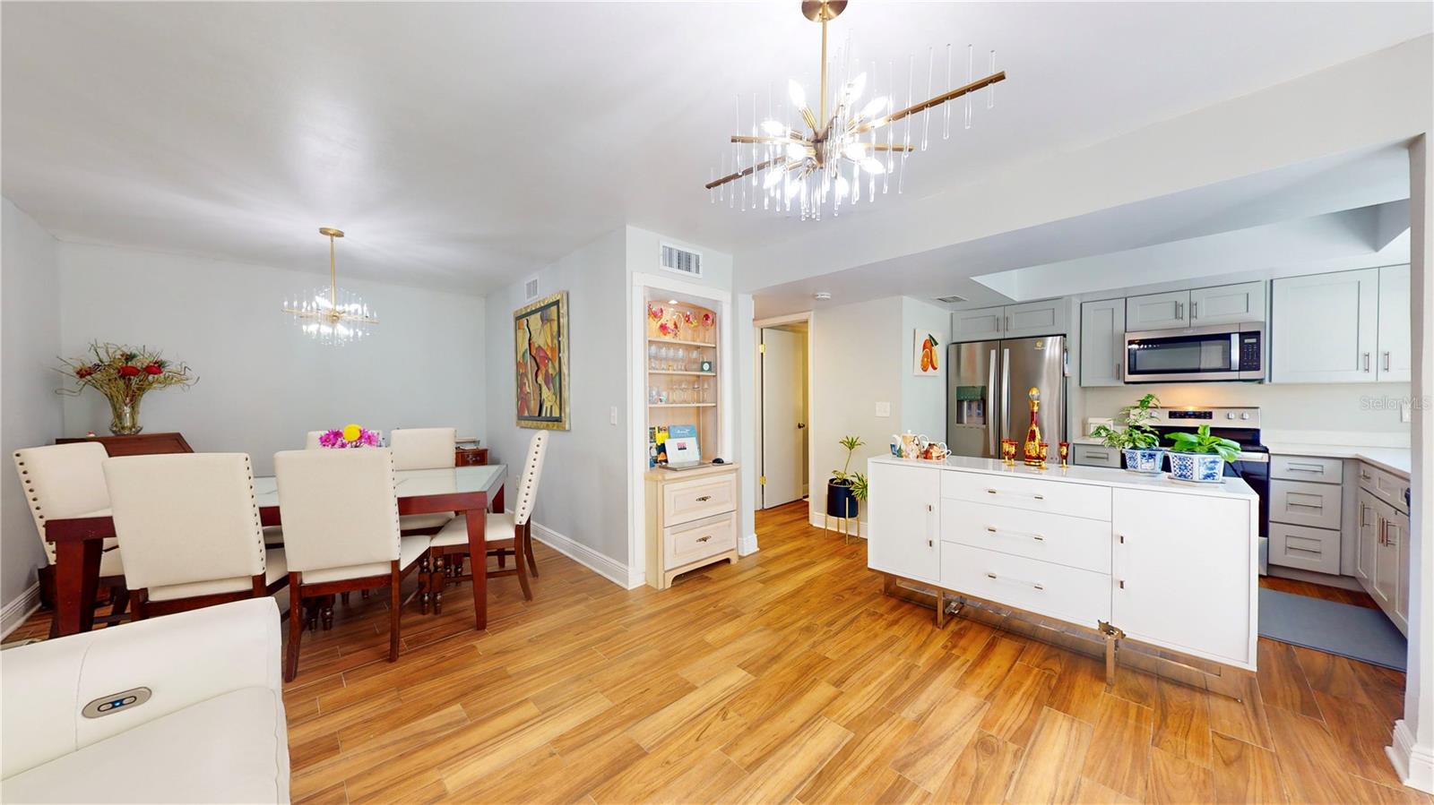 Listing photo id 4 for 11720 Raintree Drive 0