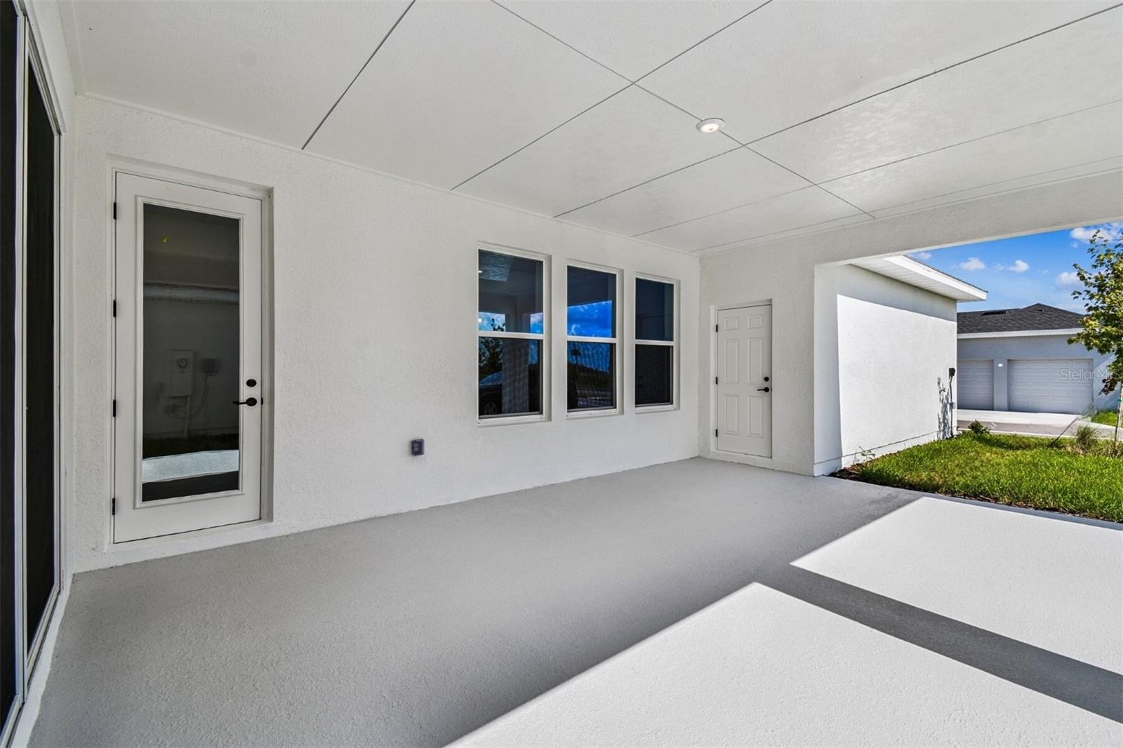 Image 33 of 39 For 28792 Rambutan Drive