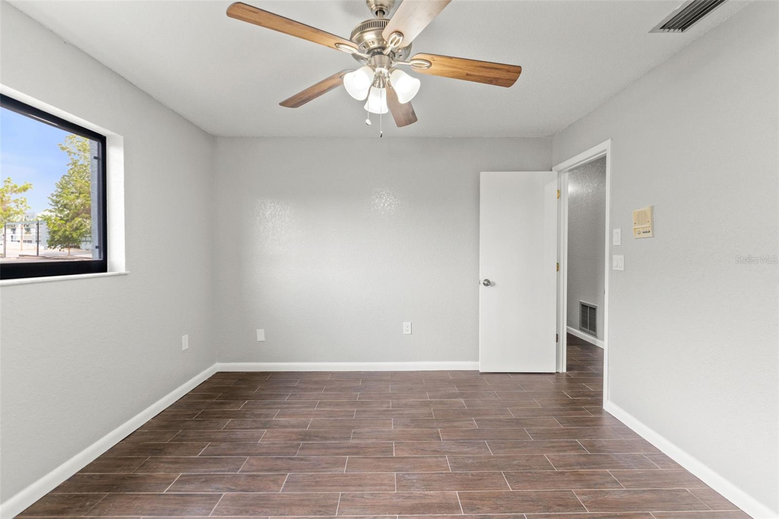 Image 17 of 62 For 5203 Lydia Court