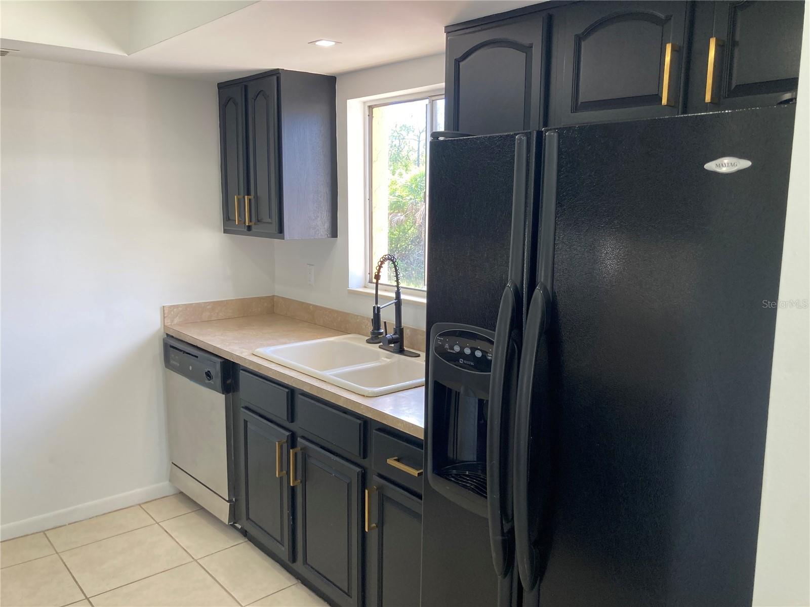 Image 11 of 19 For 621 99th Avenue N 204