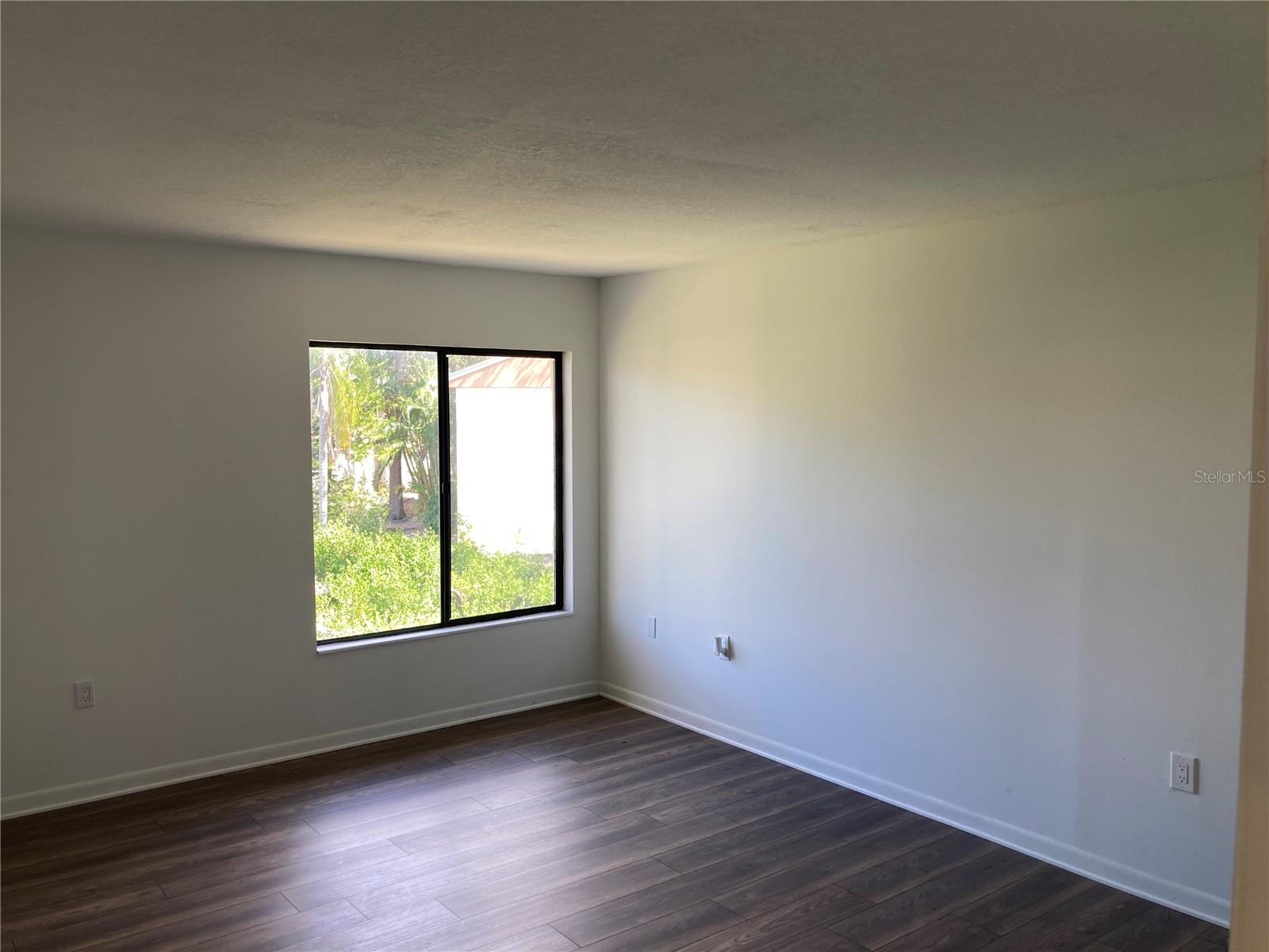 Image 4 of 19 For 621 99th Avenue N 204