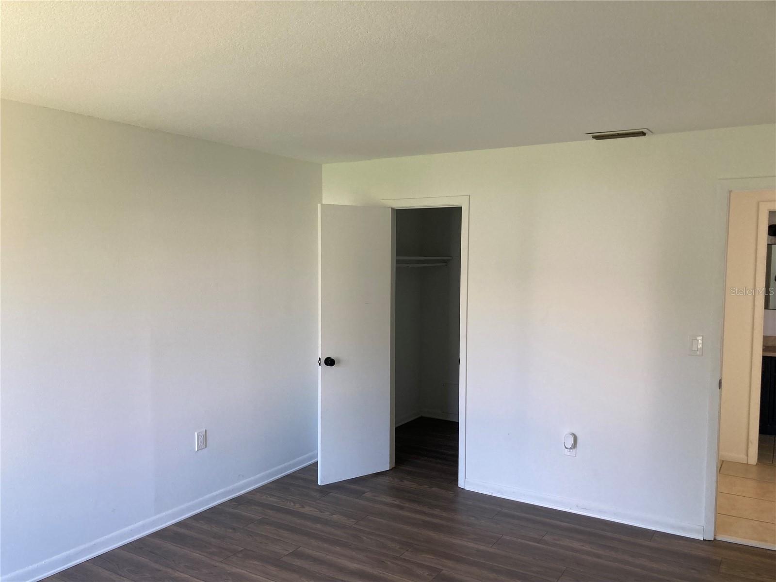 Image 5 of 19 For 621 99th Avenue N 204