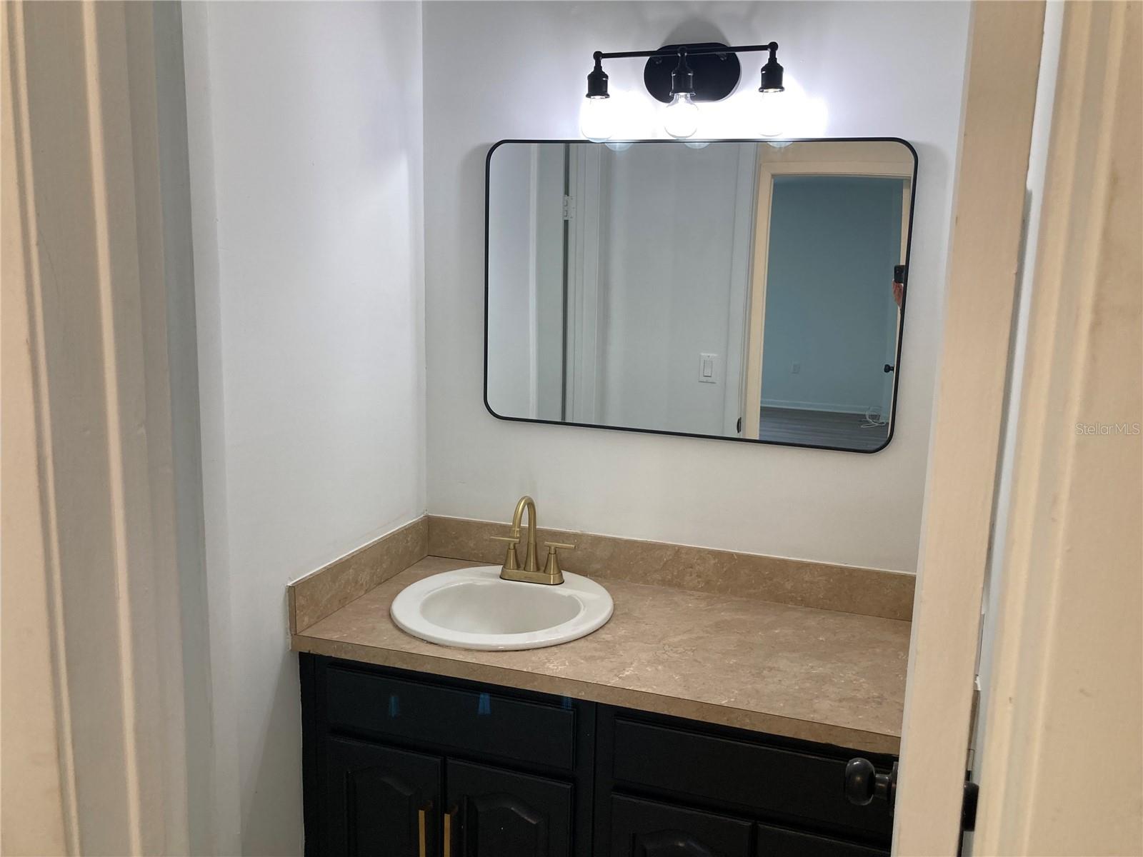 Image 7 of 19 For 621 99th Avenue N 204
