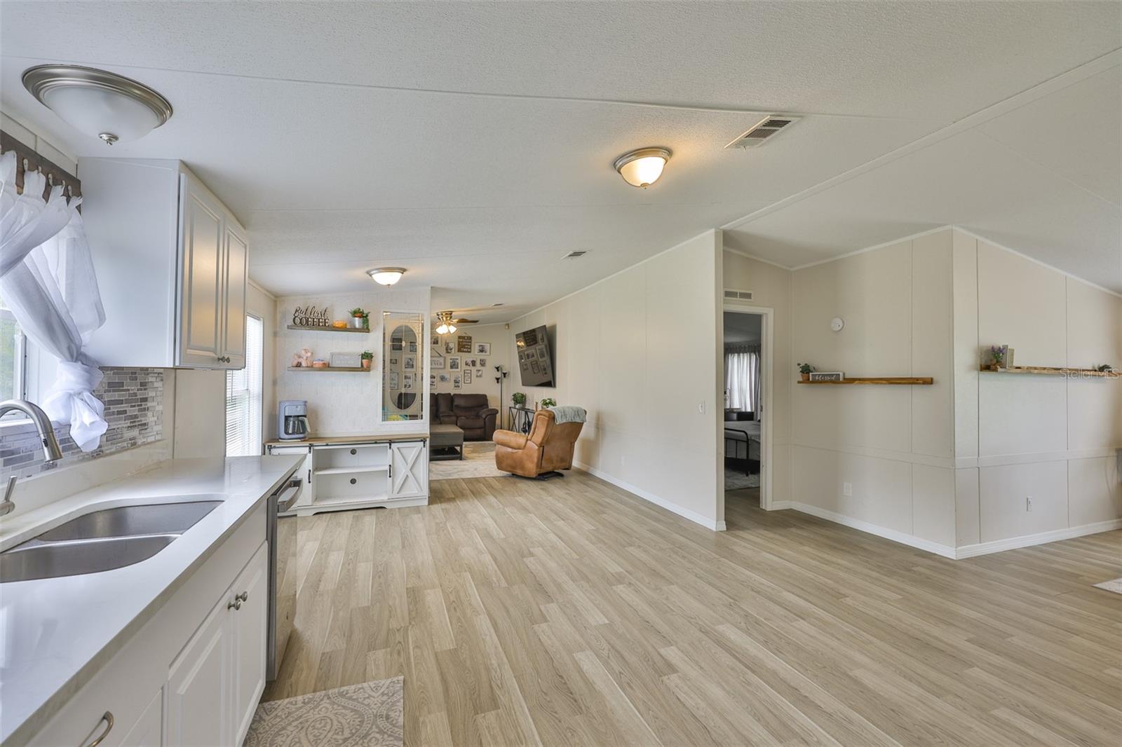 Image 15 of 40 For 6105 Naron Lane