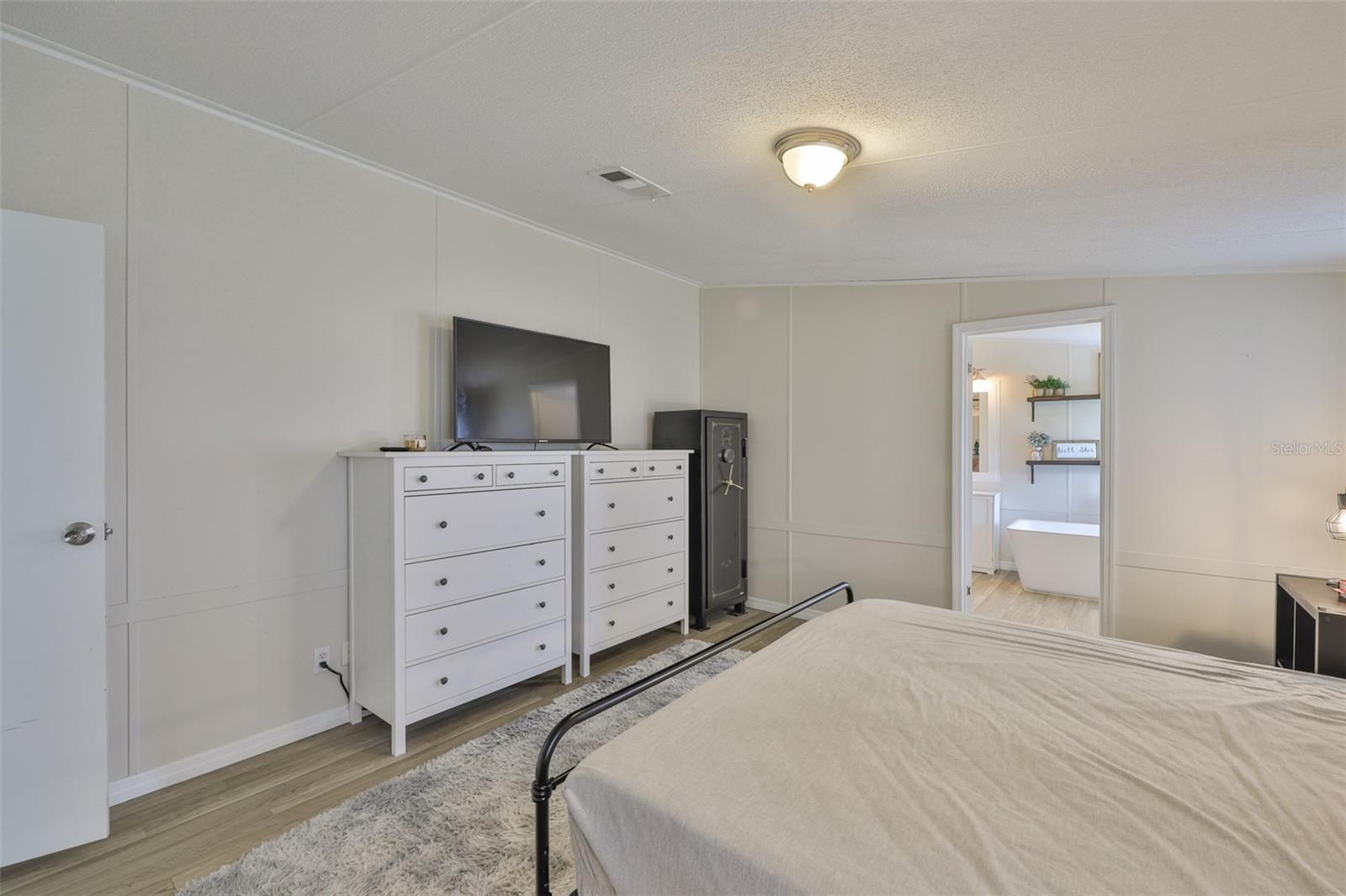 Image 26 of 40 For 6105 Naron Lane