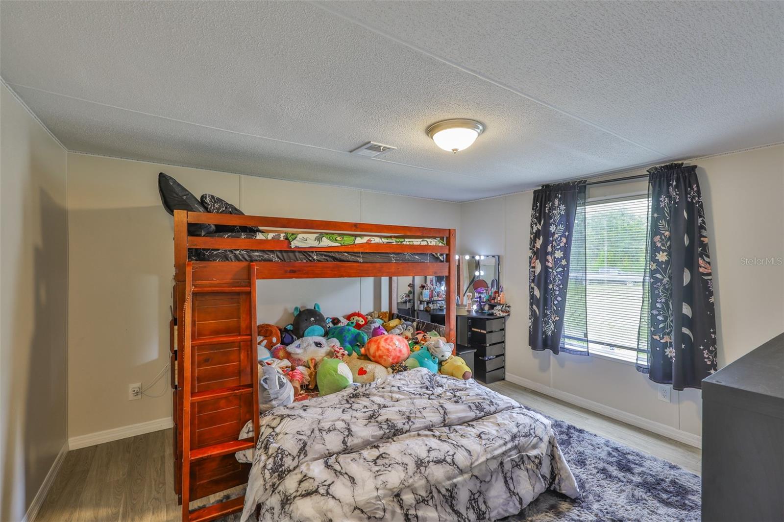 Image 32 of 40 For 6105 Naron Lane