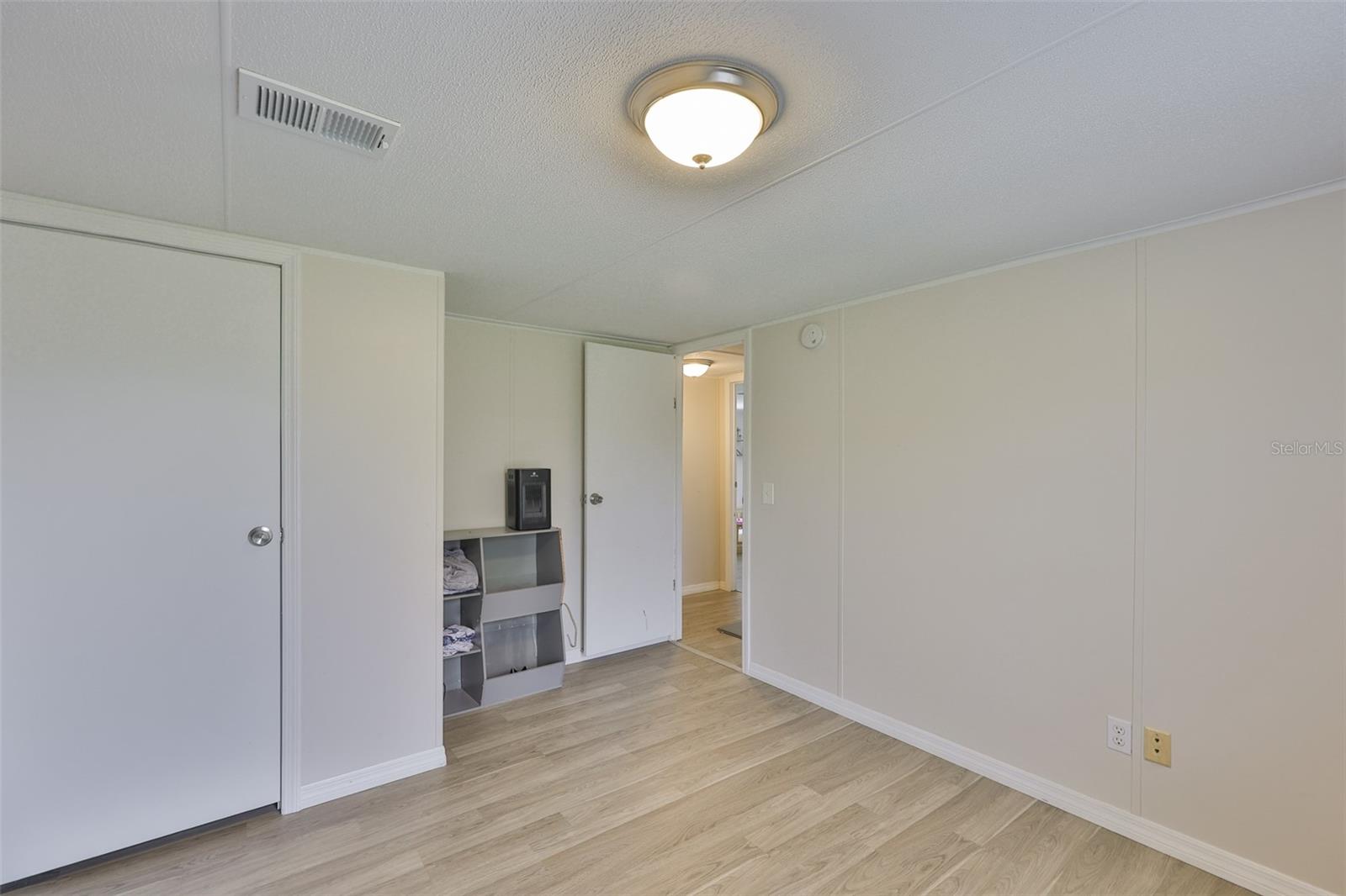 Image 4 of 40 For 6105 Naron Lane