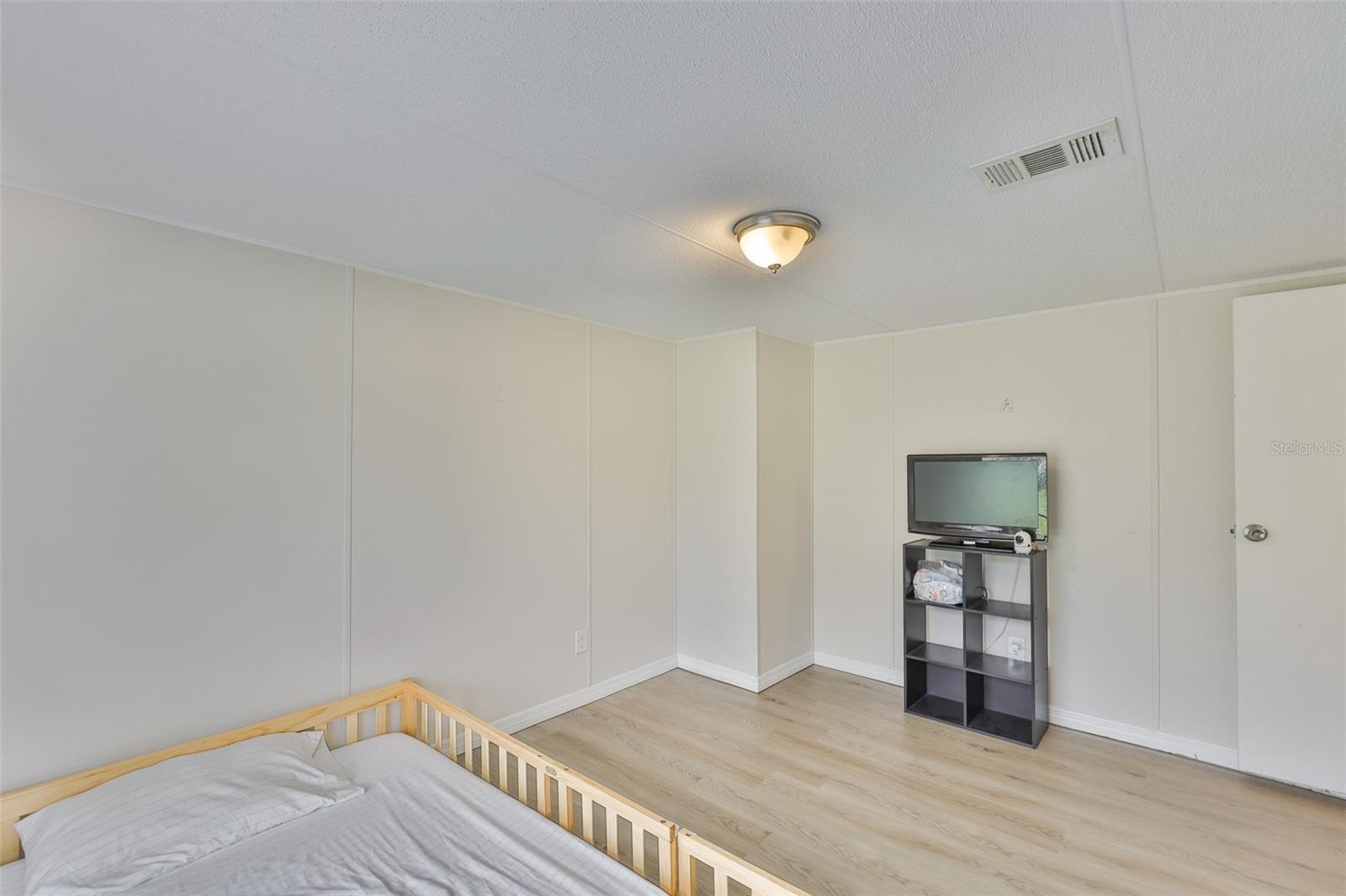 Image 5 of 40 For 6105 Naron Lane