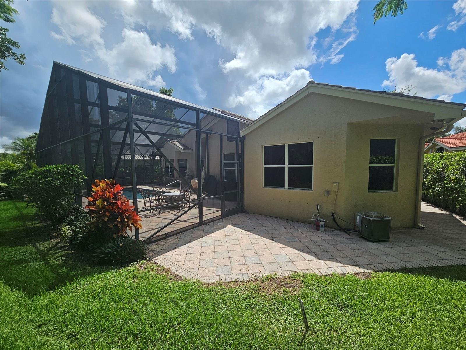 Image 6 of 75 For 6900 Molakai Circle
