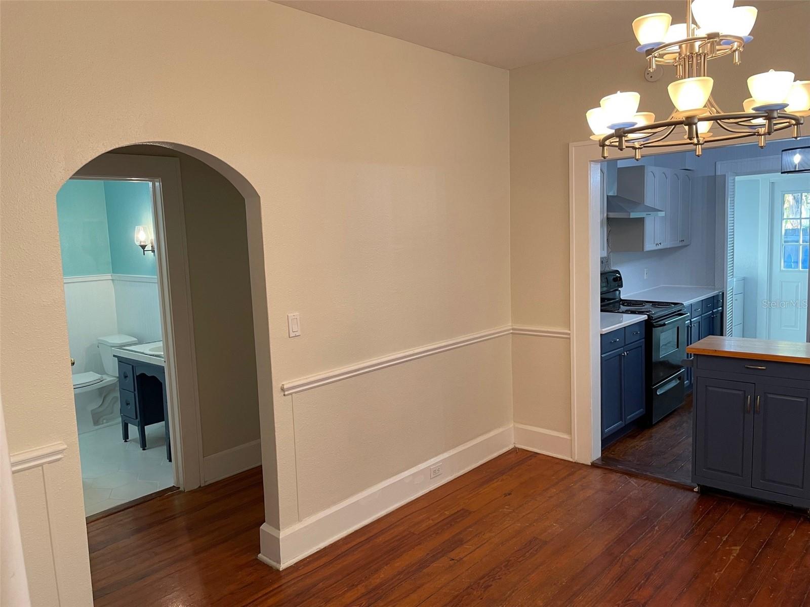 Image 7 of 25 For 1142 Highland Street S