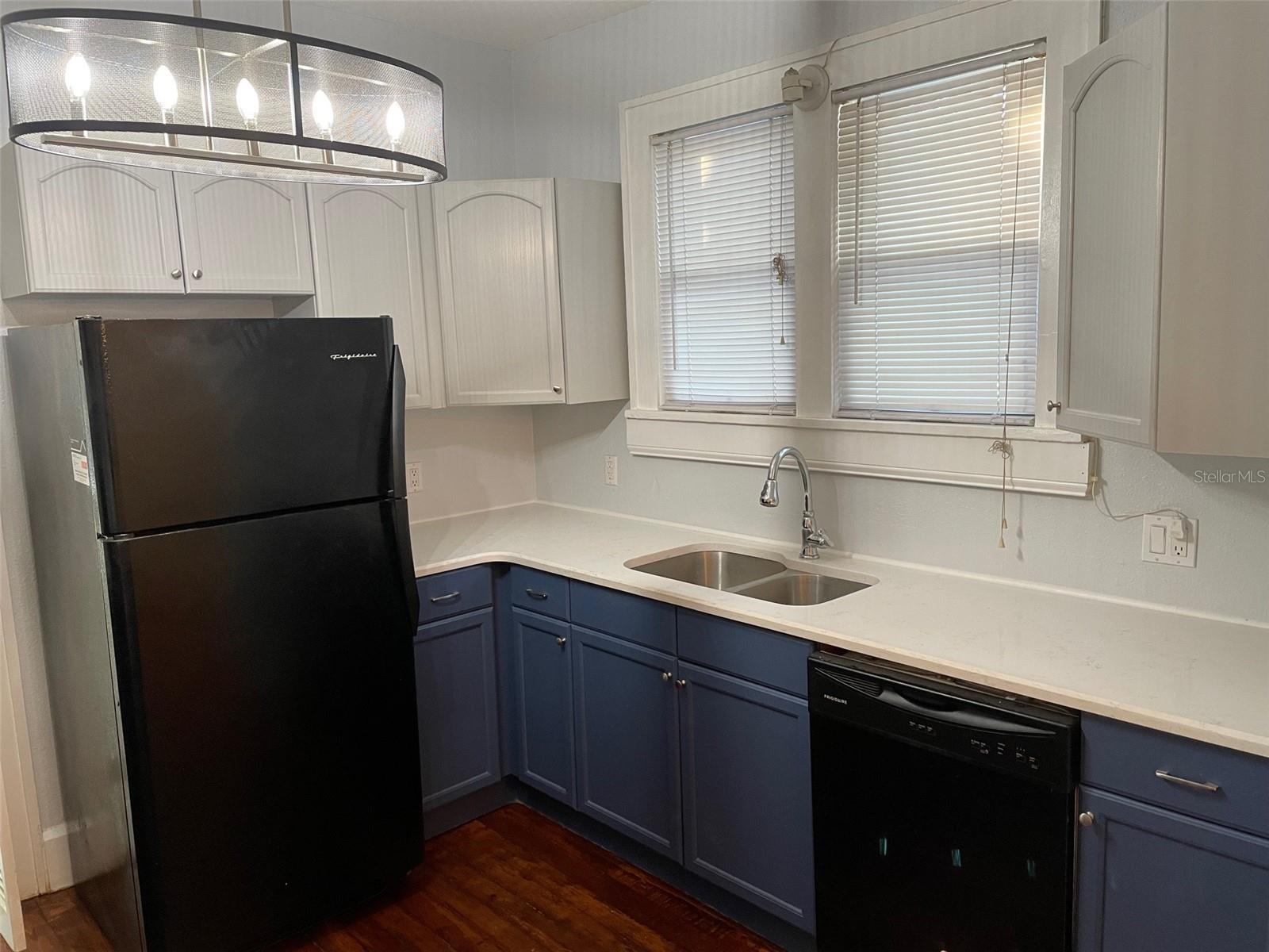 Image 8 of 25 For 1142 Highland Street S
