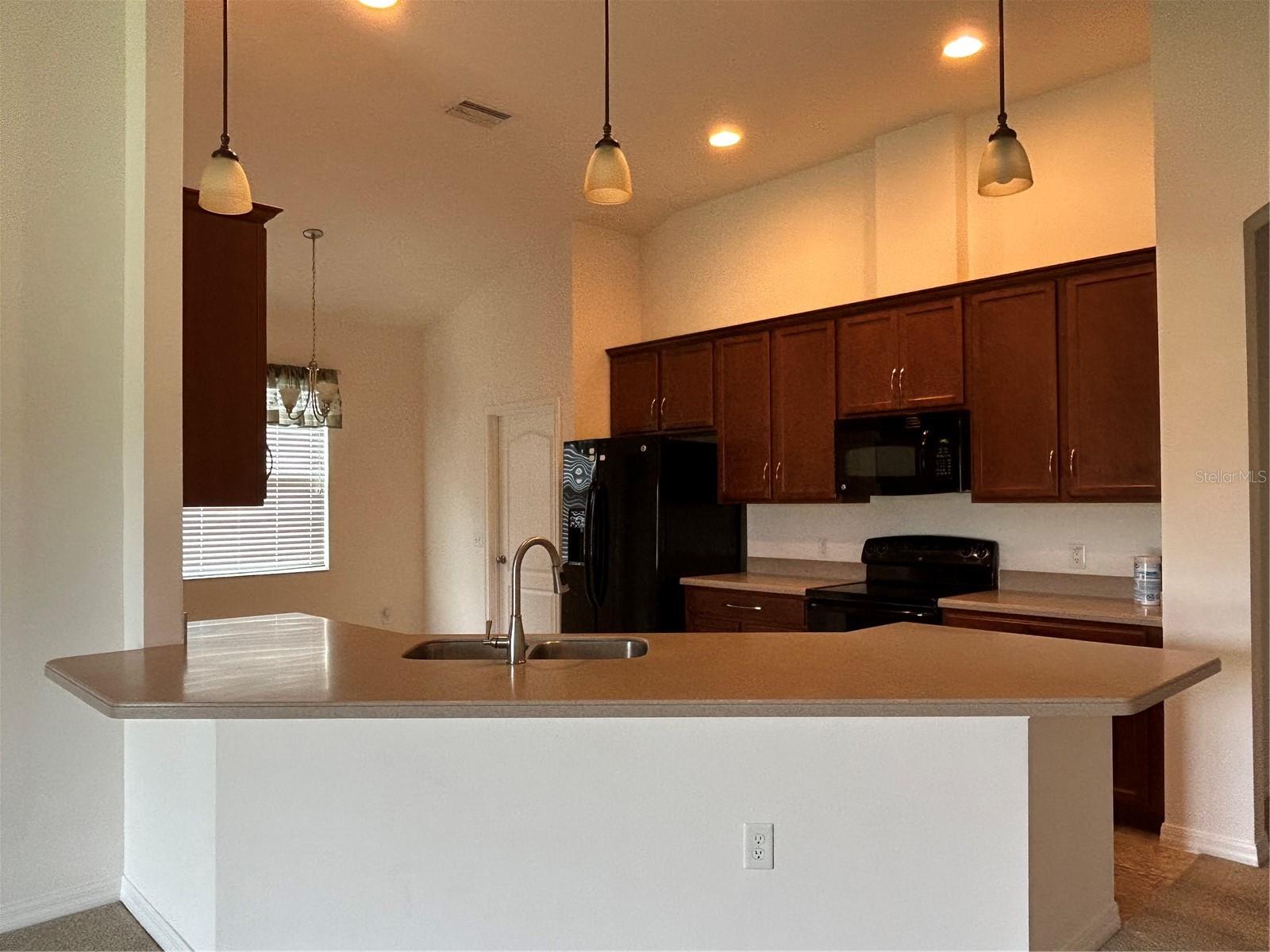 Image 3 of 13 For 3802 Grecko Drive